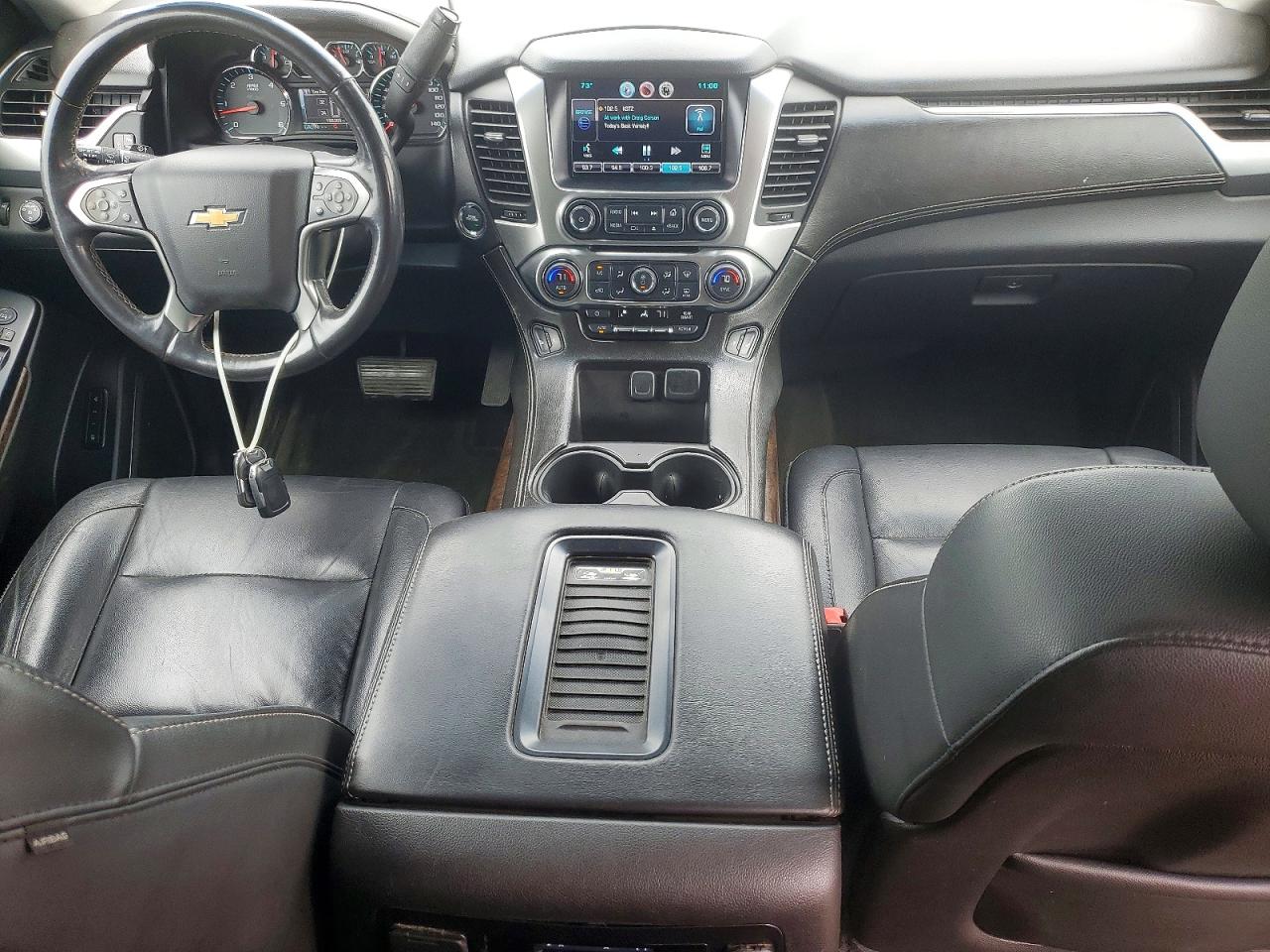 2015 Chevrolet Suburban K1500 Lt Белый vin: 1GNSKJKCXFR694871