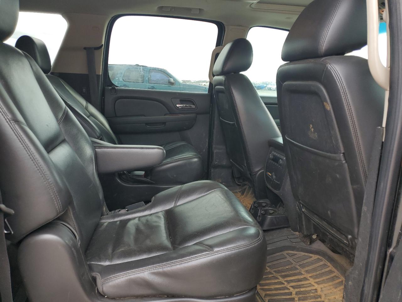 2011 Chevrolet Suburban K1500 Ltz Черный vin: 1GNSKKE30BR101577