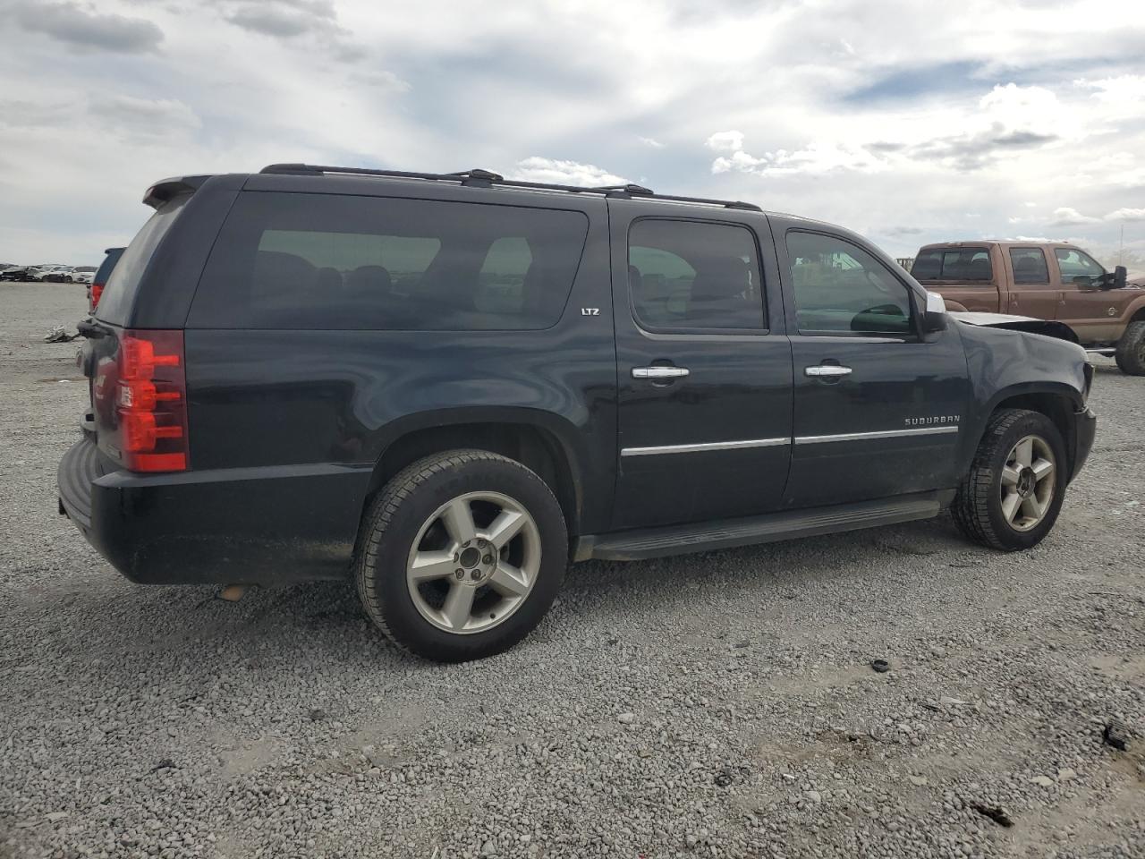 2011 Chevrolet Suburban K1500 Ltz Черный vin: 1GNSKKE30BR101577