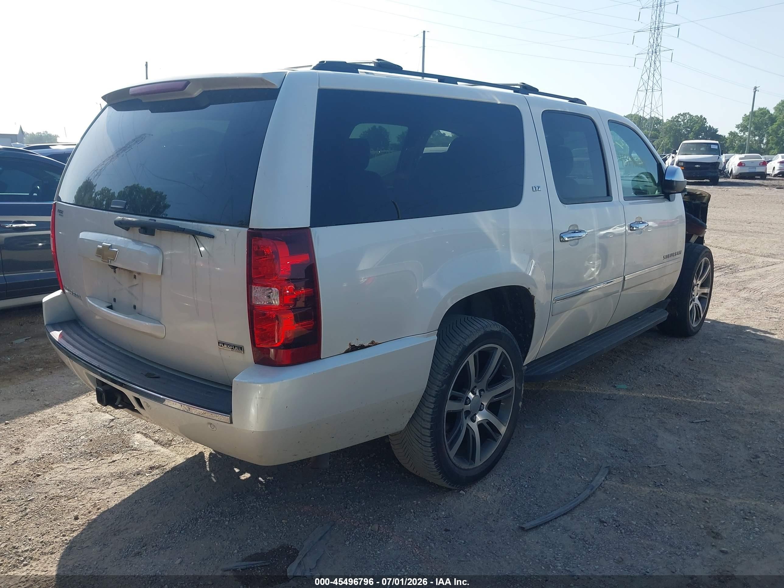 2011 Chevrolet Suburban Ltz White vin: 1GNSKKE38BR367347