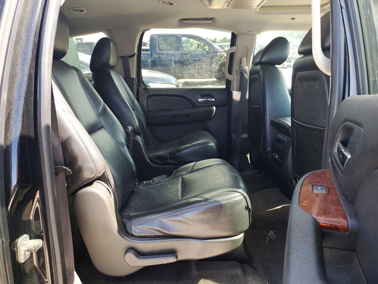 2011 Chevrolet Suburban K1500 Ltz Black vin: 1GNSKKE39BR145643