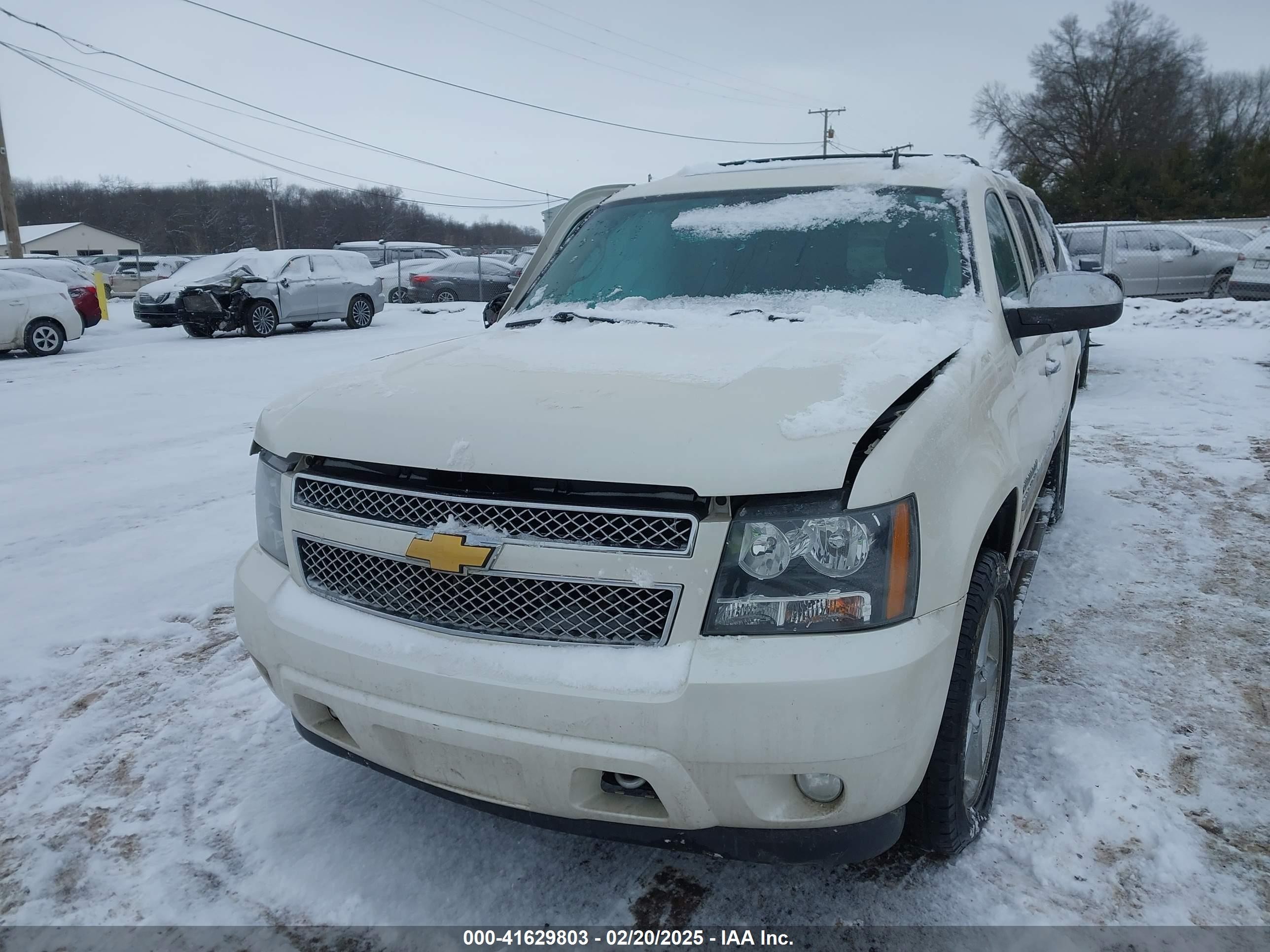 2013 Chevrolet Suburban 1500 Ltz Cream vin: 1GNSKKE71DR351562