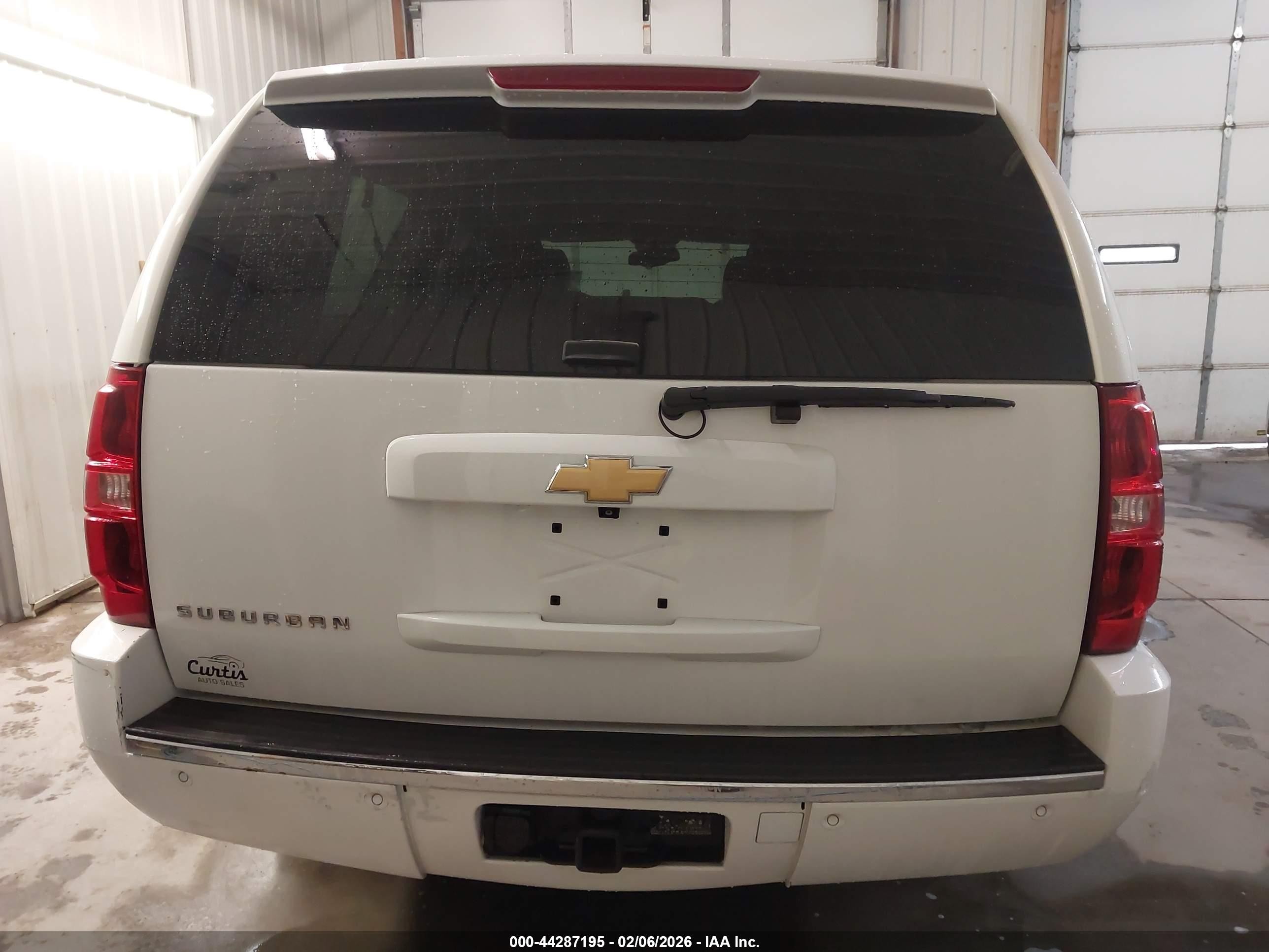 2013 Chevrolet Suburban 1500 Ltz White vin: 1GNSKKE72DR156067