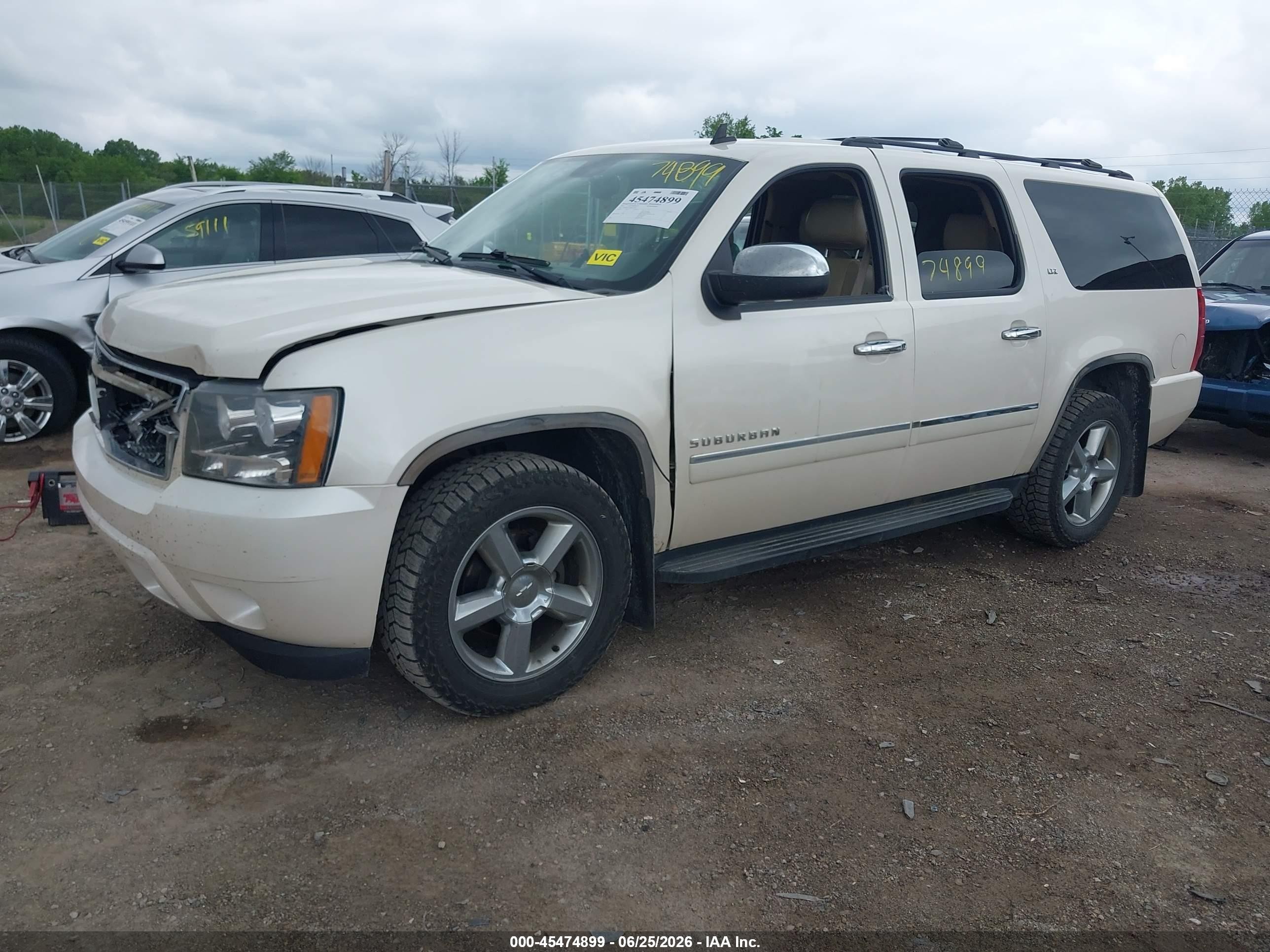 2013 Chevrolet Suburban Ltz White vin: 1GNSKKE72DR232192