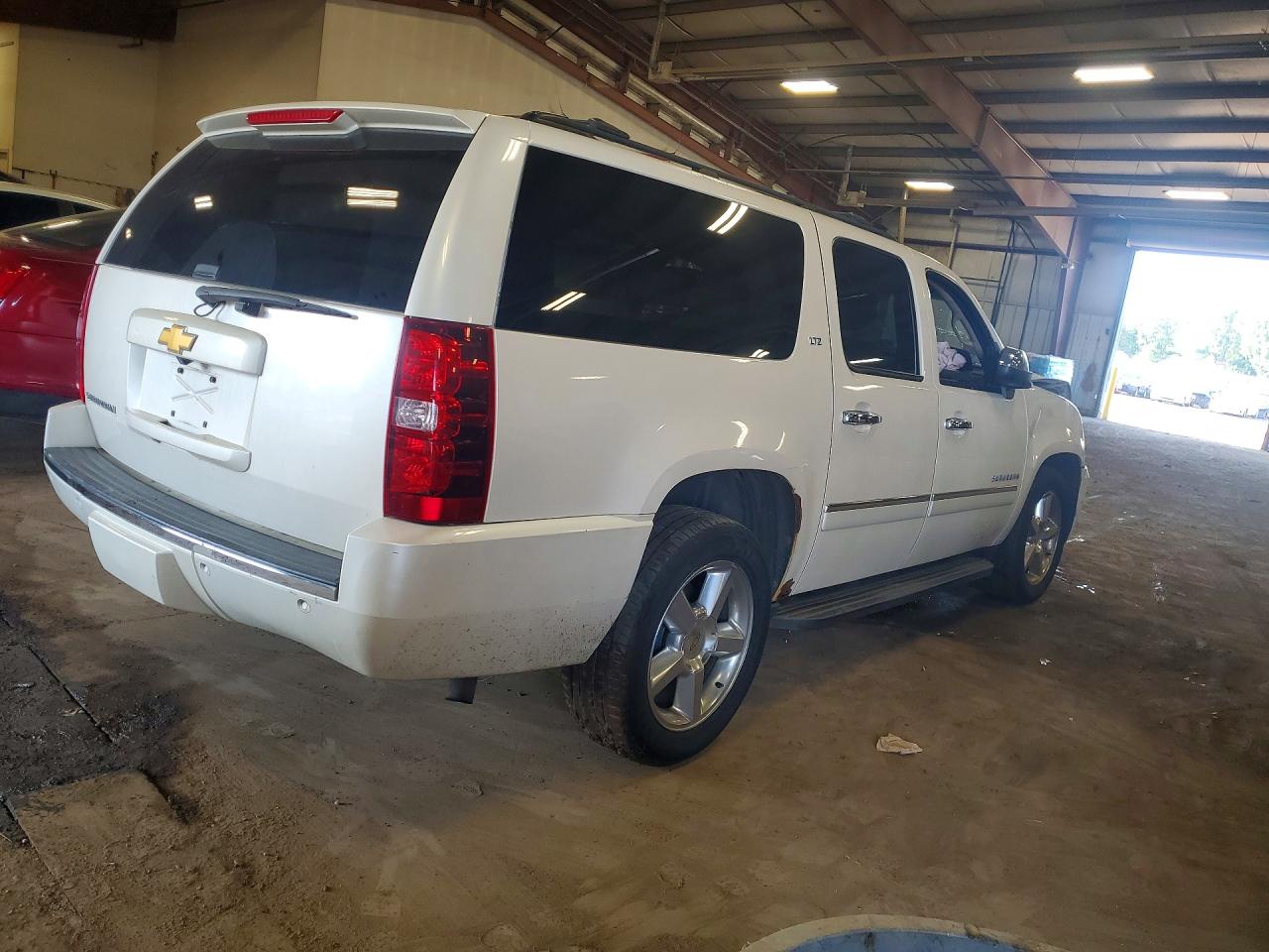 2013 Chevrolet Suburban K1500 Ltz Cream vin: 1GNSKKE73DR104866