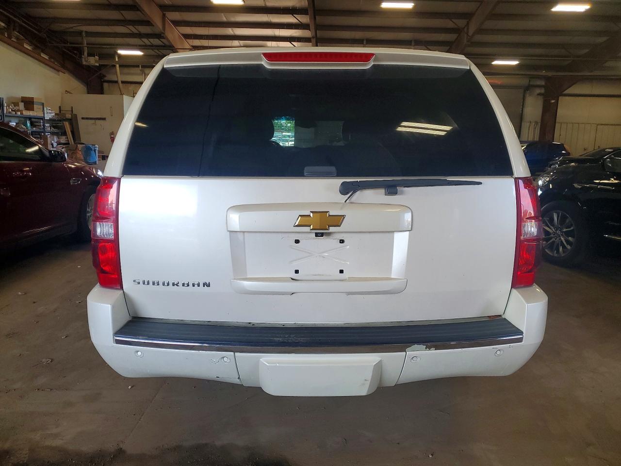 2013 Chevrolet Suburban K1500 Ltz Cream vin: 1GNSKKE73DR104866