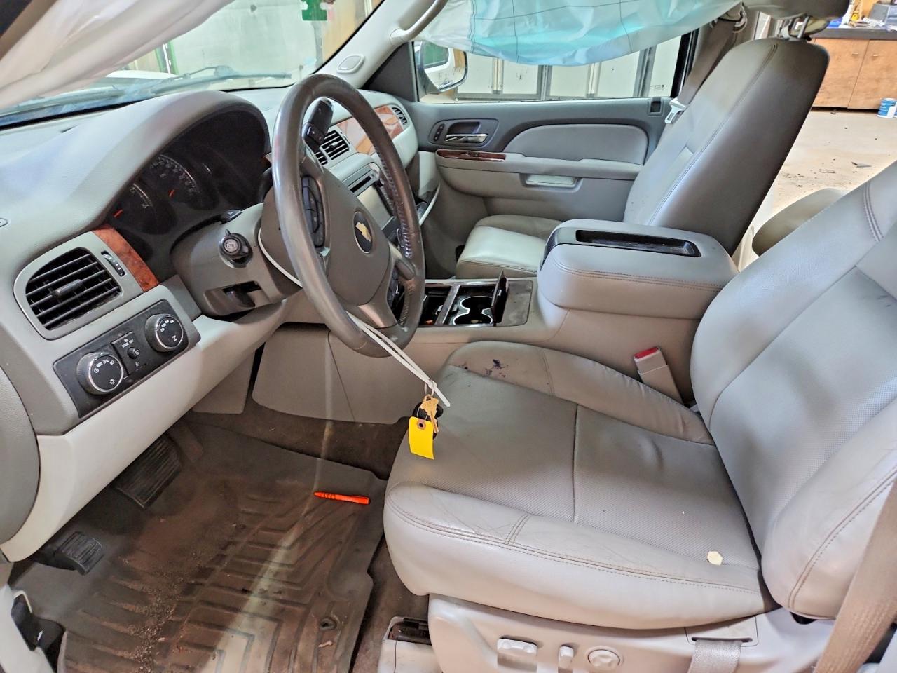 2013 Chevrolet Suburban K1500 Ltz White vin: 1GNSKKE74DR353211