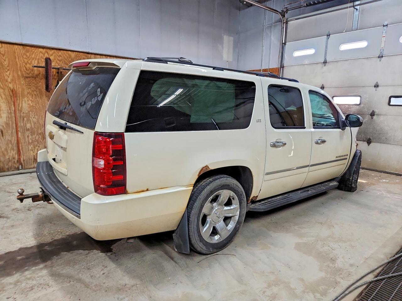 2013 Chevrolet Suburban K1500 Ltz White vin: 1GNSKKE74DR353211