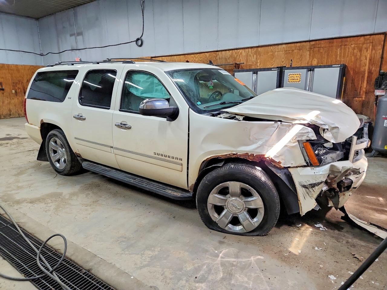 2013 Chevrolet Suburban K1500 Ltz White vin: 1GNSKKE74DR353211