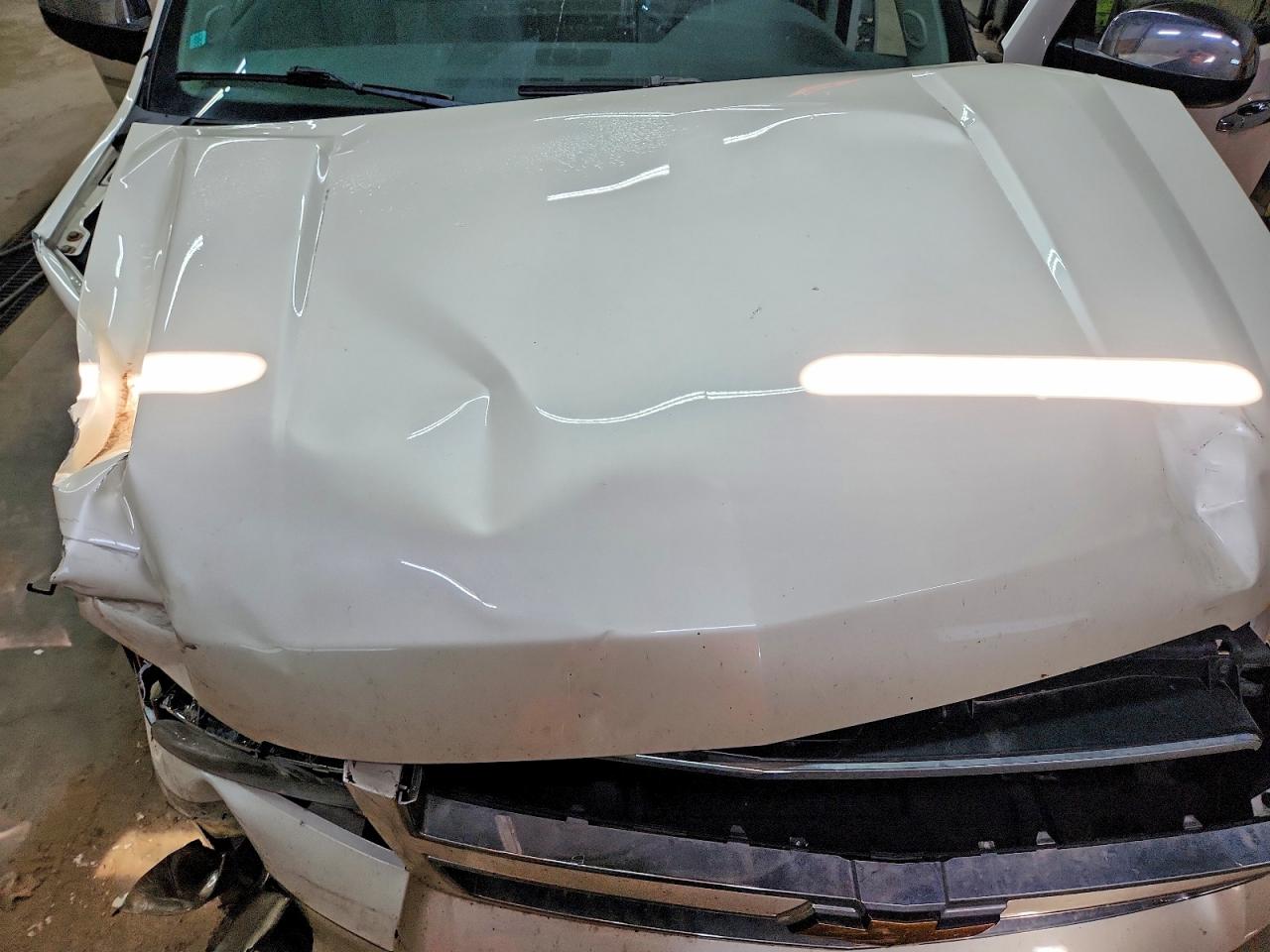 2013 Chevrolet Suburban K1500 Ltz White vin: 1GNSKKE74DR353211