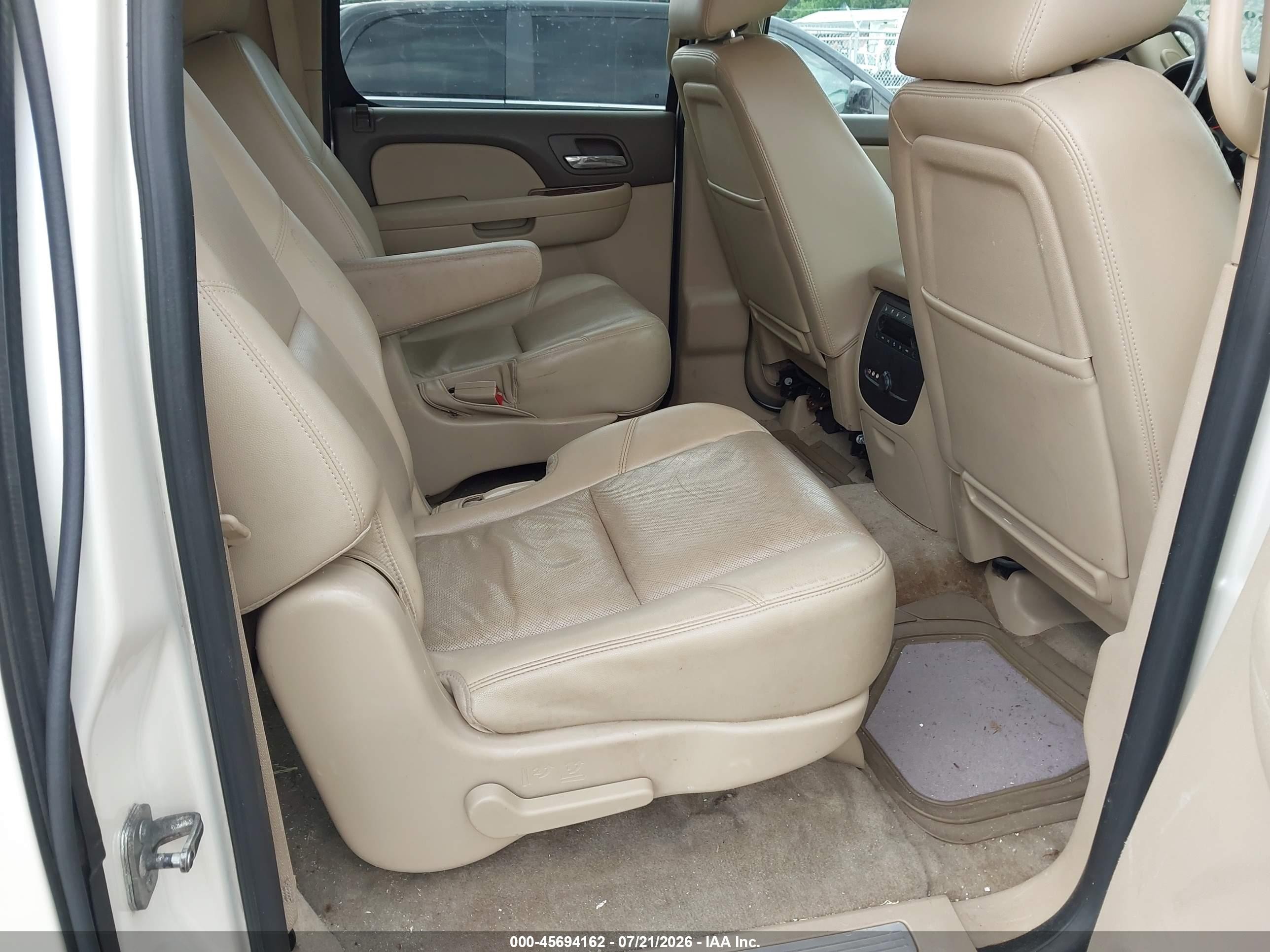 2013 Chevrolet Suburban Ltz Cream vin: 1GNSKKE76DR305953