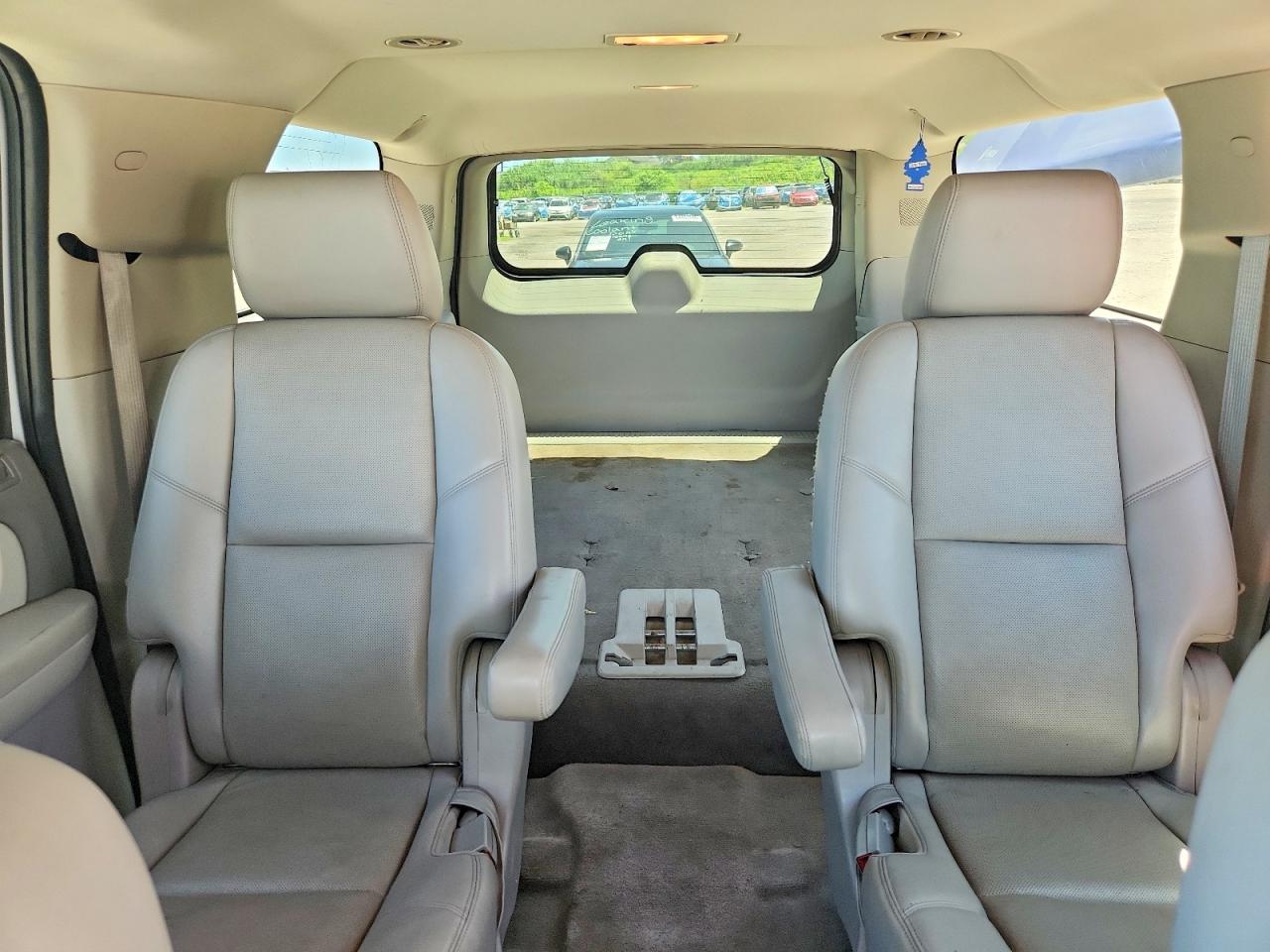 2013 Chevrolet Suburban K1500 Ltz Silver vin: 1GNSKKE78DR233654