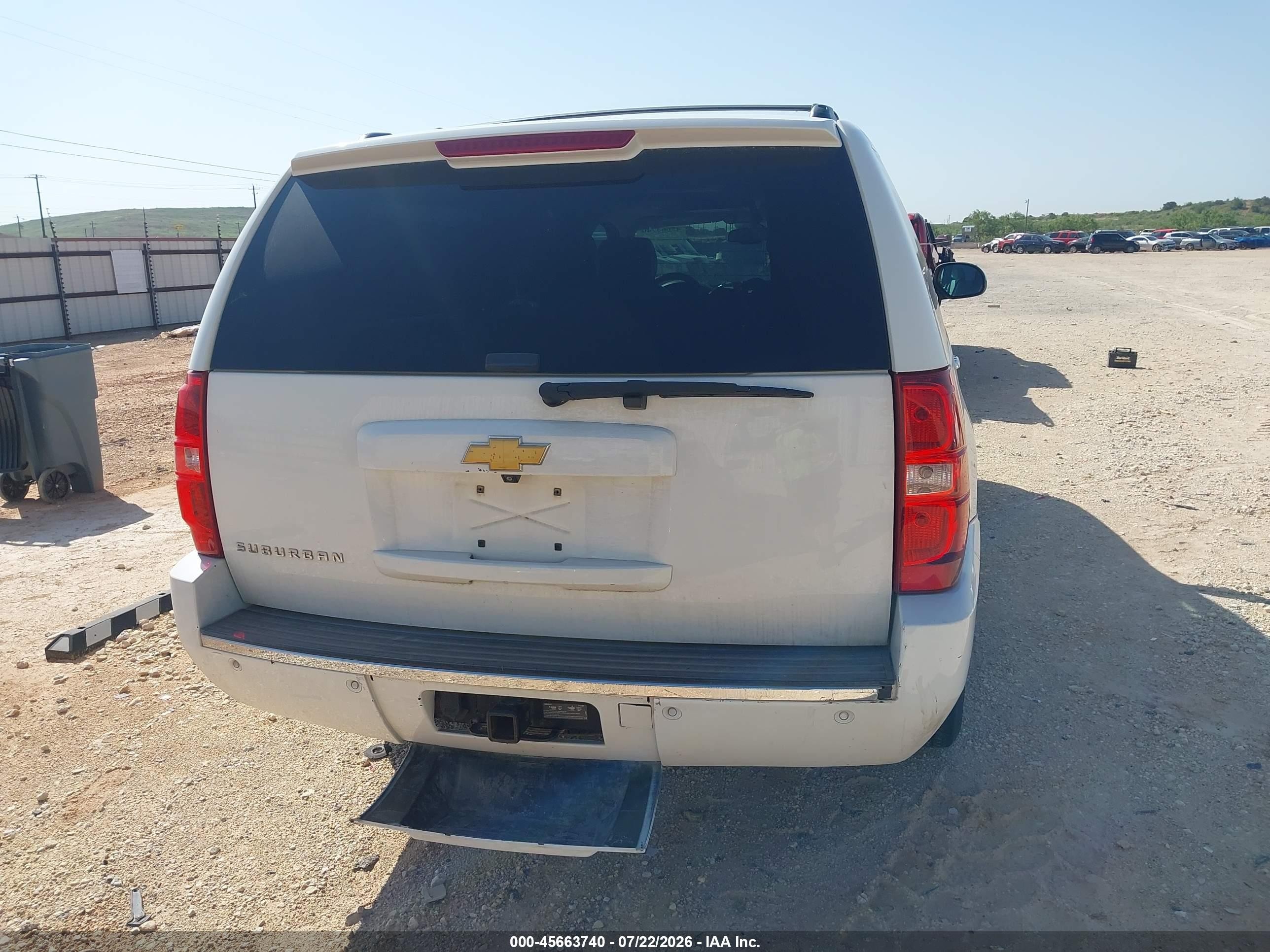 2013 Chevrolet Suburban Ltz White vin: 1GNSKKE79DR371106