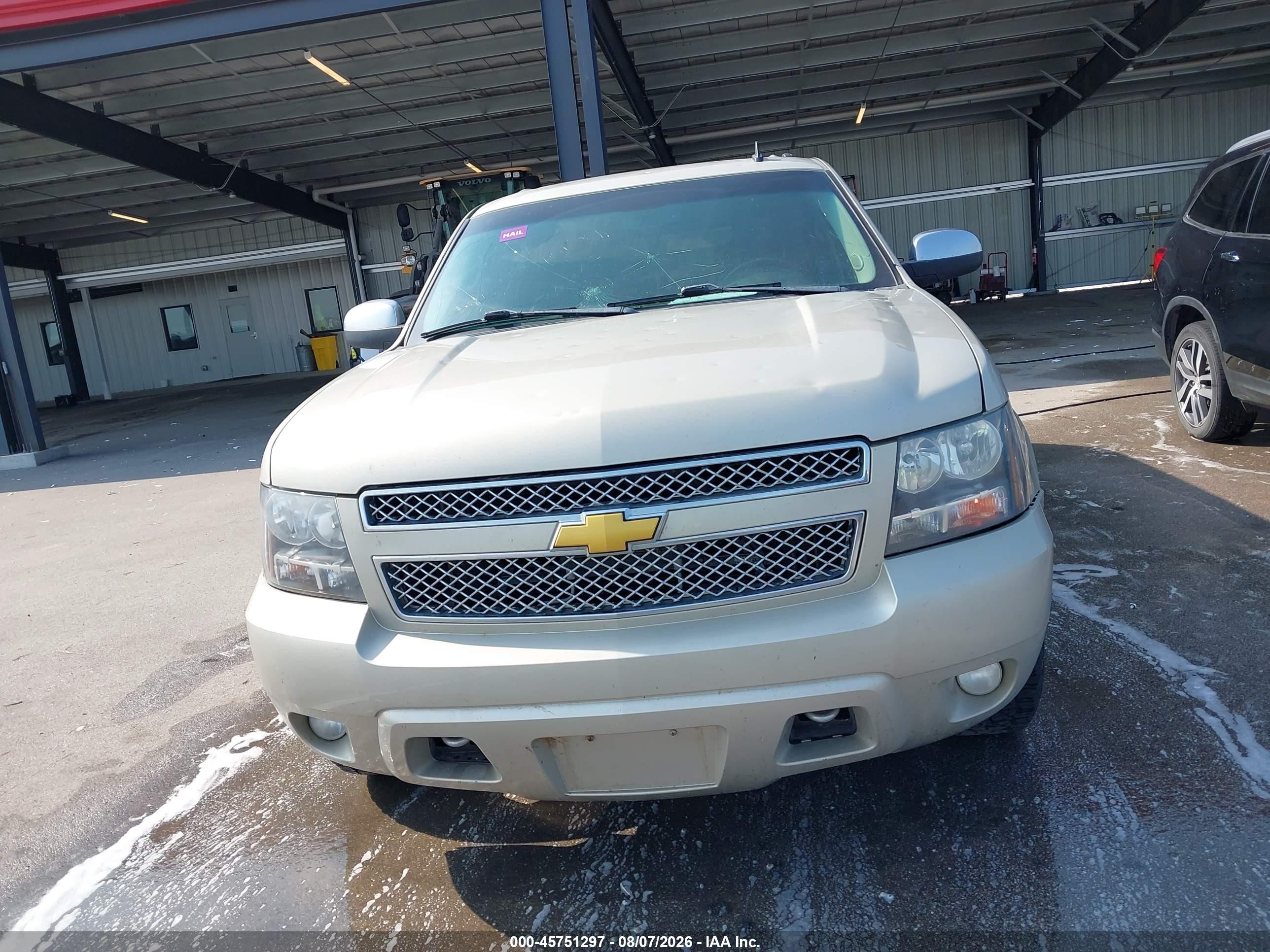 2013 Chevrolet Suburban Ltz Gold vin: 1GNSKKE7XDR129053