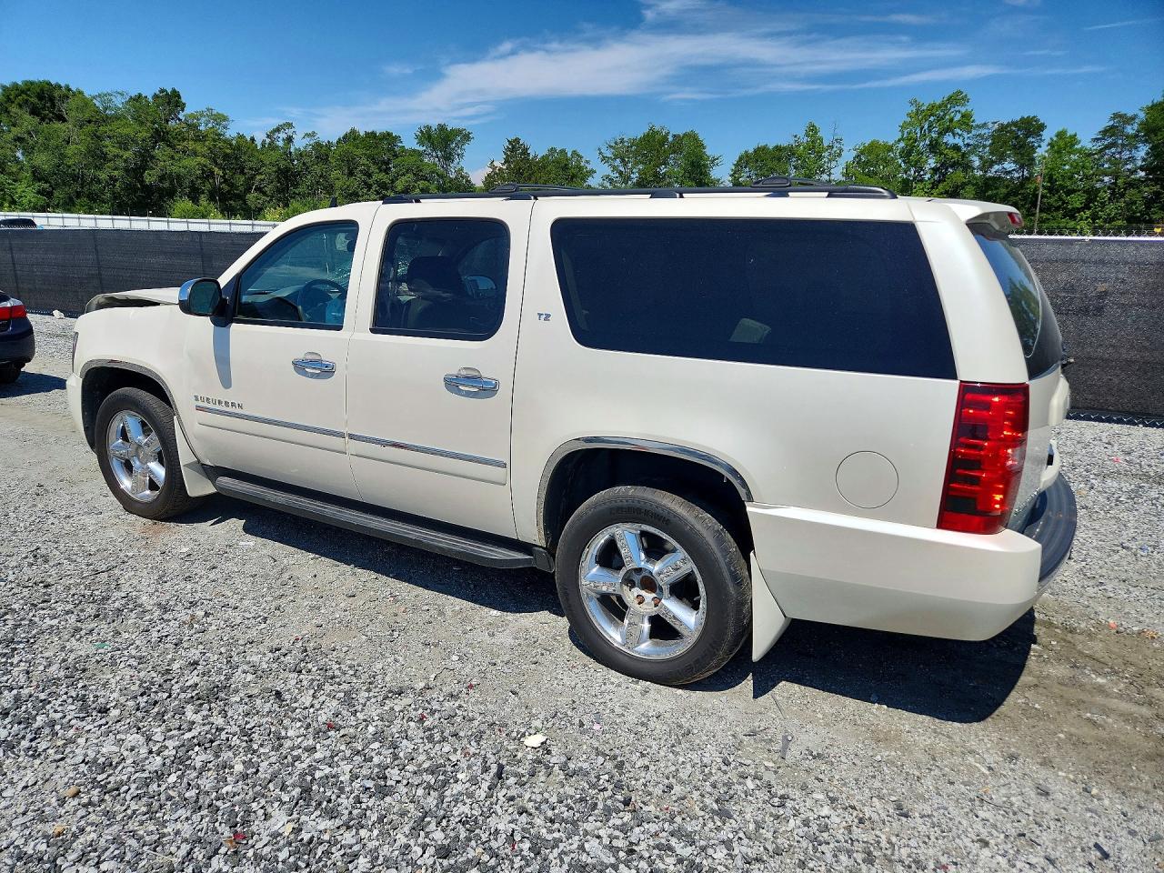 2013 Chevrolet Suburban K1500 Ltz White vin: 1GNSKKE7XDR170587