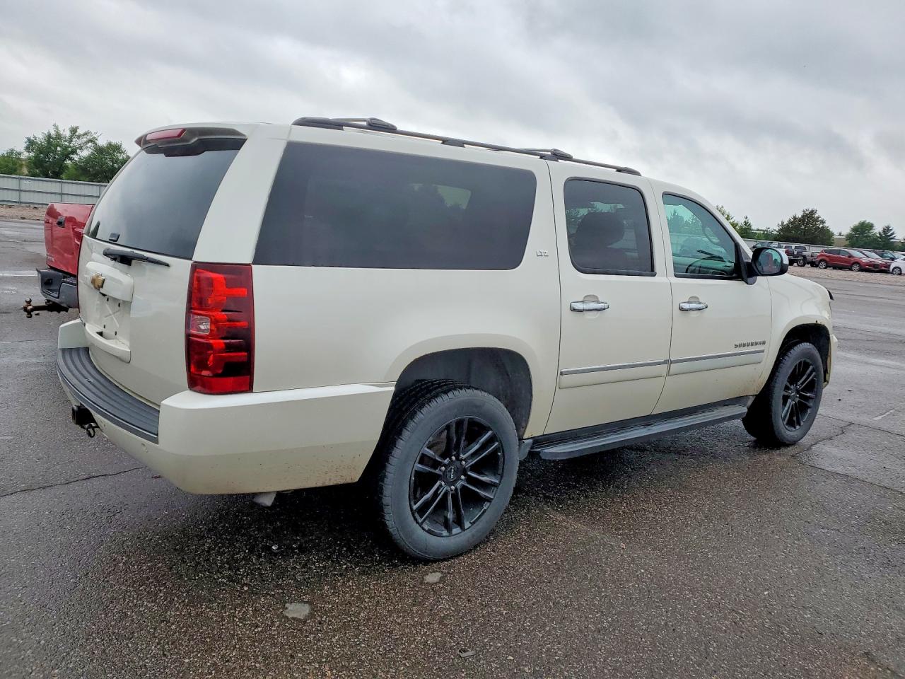2013 Chevrolet Suburban K1500 Ltz White vin: 1GNSKKE7XDR185753
