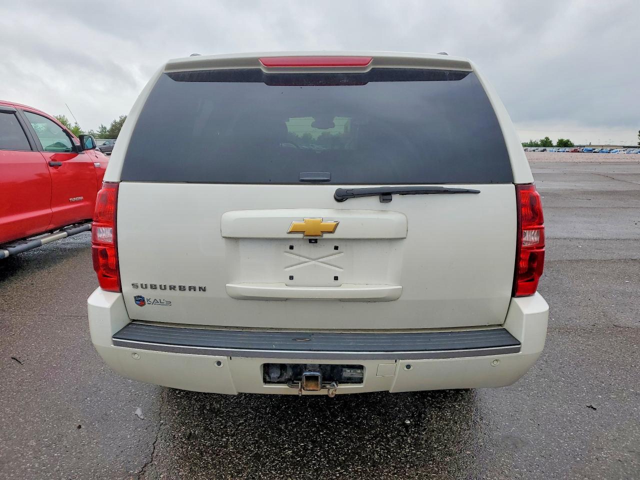 2013 Chevrolet Suburban K1500 Ltz White vin: 1GNSKKE7XDR185753