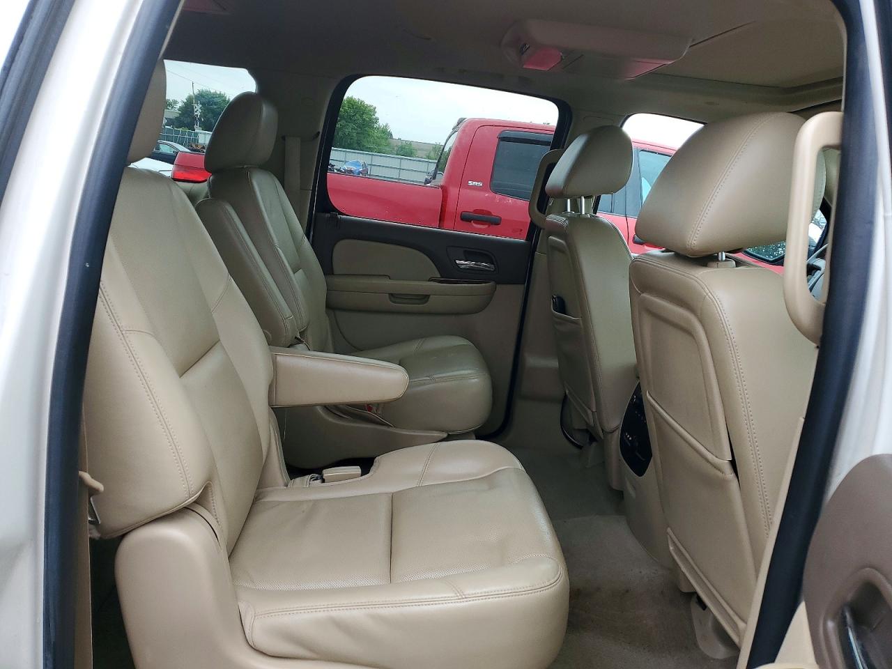 2013 Chevrolet Suburban K1500 Ltz White vin: 1GNSKKE7XDR185753