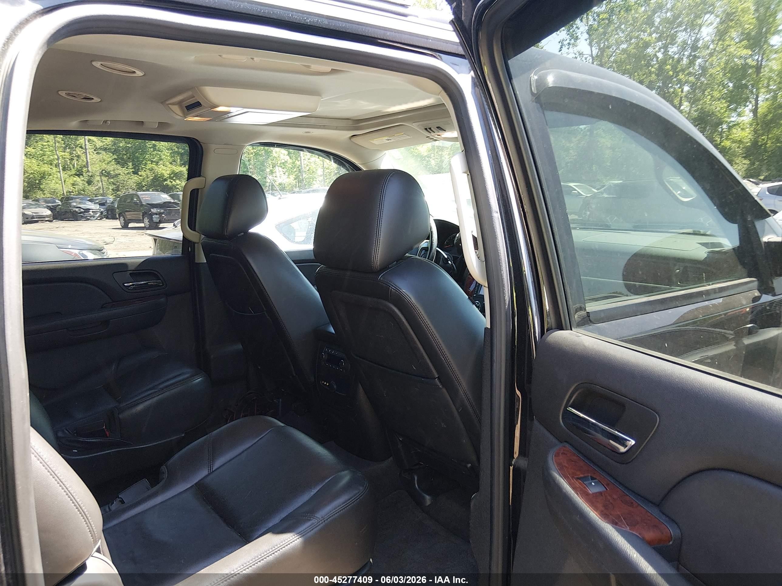 2013 Chevrolet Suburban 1500 Ltz Black vin: 1GNSKKE7XDR273282