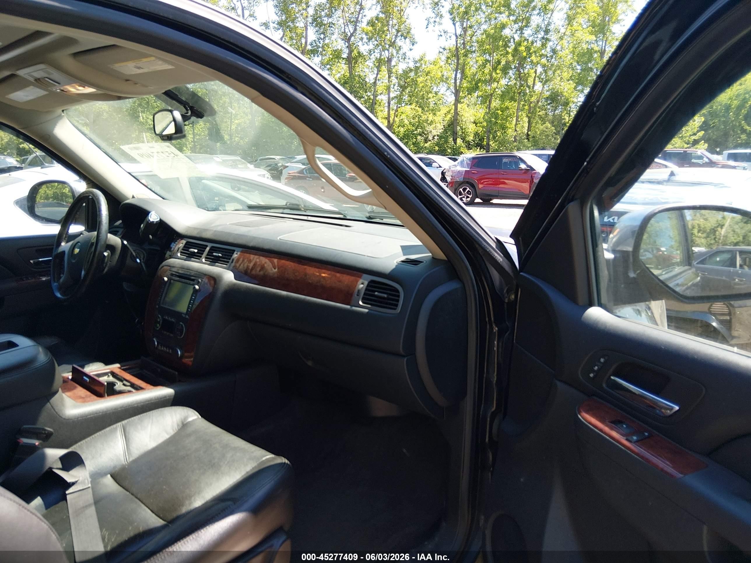 2013 Chevrolet Suburban 1500 Ltz Black vin: 1GNSKKE7XDR273282