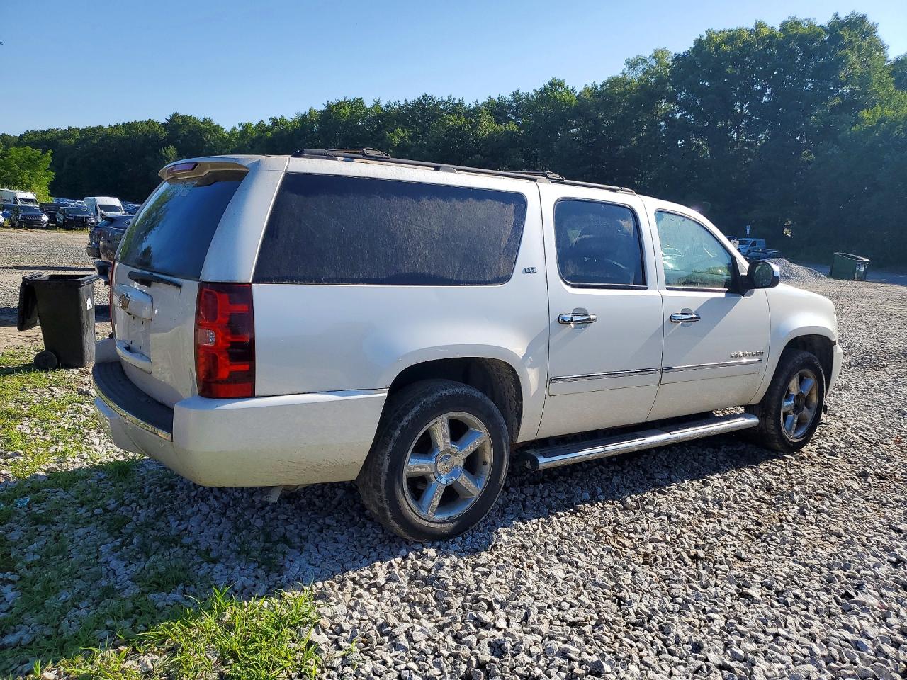 2013 Chevrolet Suburban K1500 Ltz White vin: 1GNSKKE7XDR376315