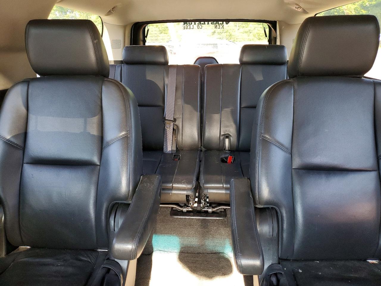 2013 Chevrolet Suburban K1500 Ltz White vin: 1GNSKKE7XDR376315