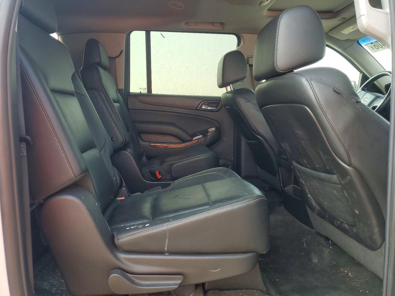 2015 Chevrolet Suburban K1500 Ltz White vin: 1GNSKKKC0FR186852