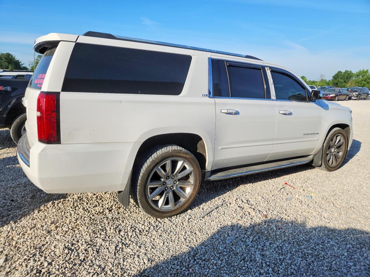 2015 Chevrolet Suburban K1500 Ltz White vin: 1GNSKKKC0FR240473