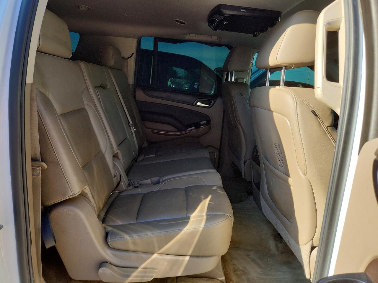 2015 Chevrolet Suburban K1500 Ltz White vin: 1GNSKKKC0FR240473