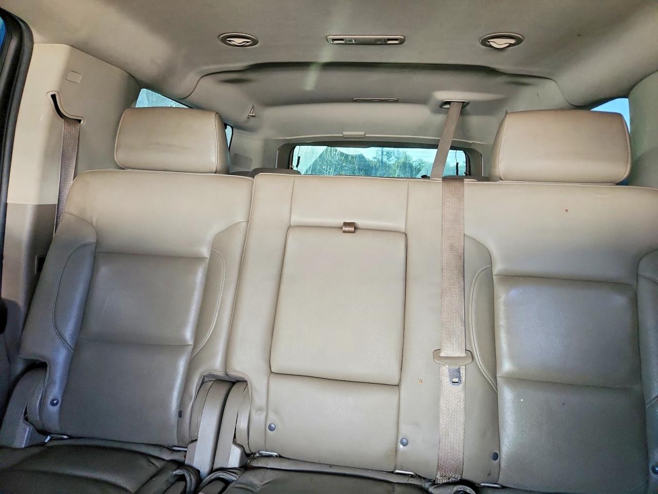 2015 Chevrolet Suburban K1500 Ltz White vin: 1GNSKKKC0FR240473