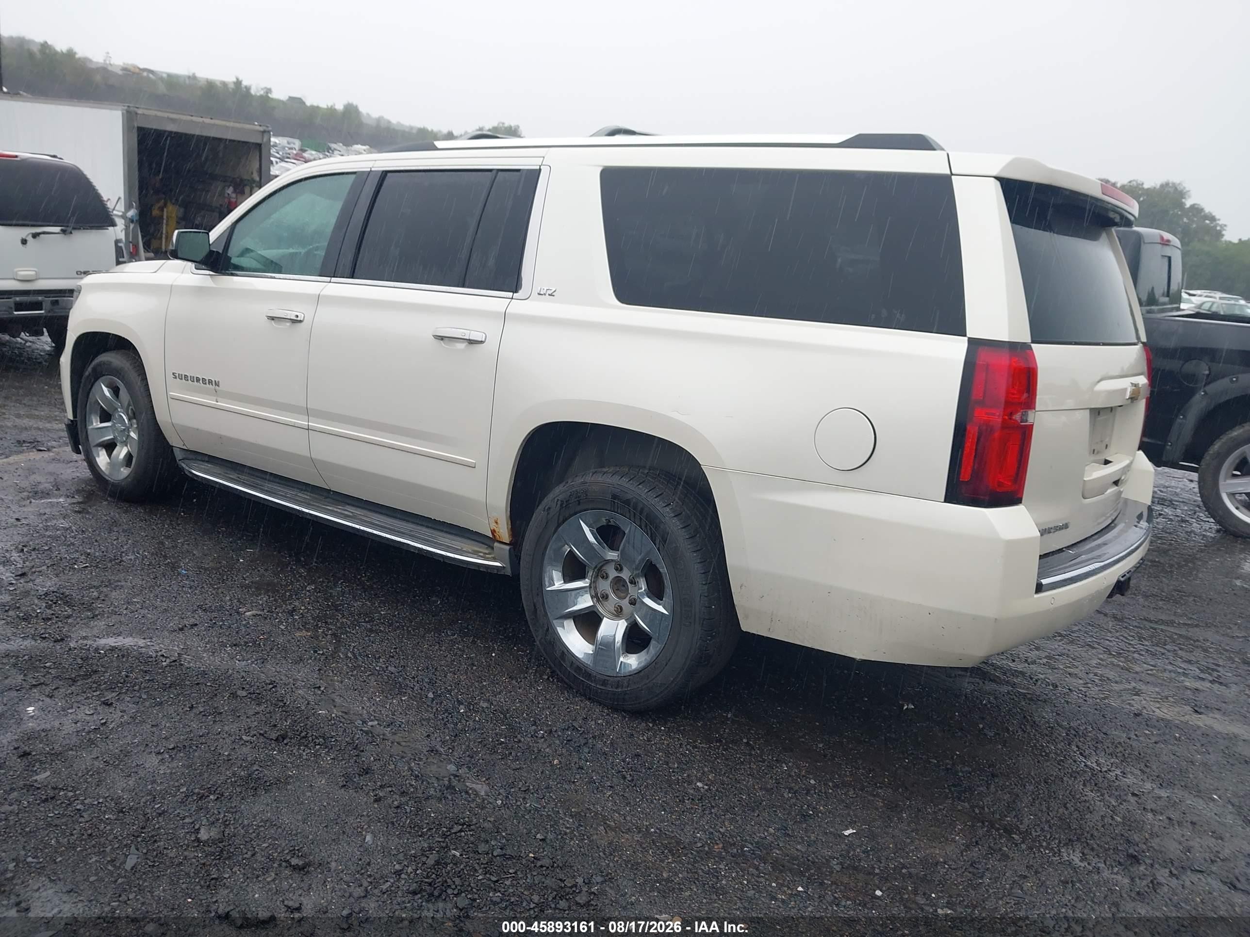 2015 Chevrolet Suburban Ltz Beige vin: 1GNSKKKC0FR247892