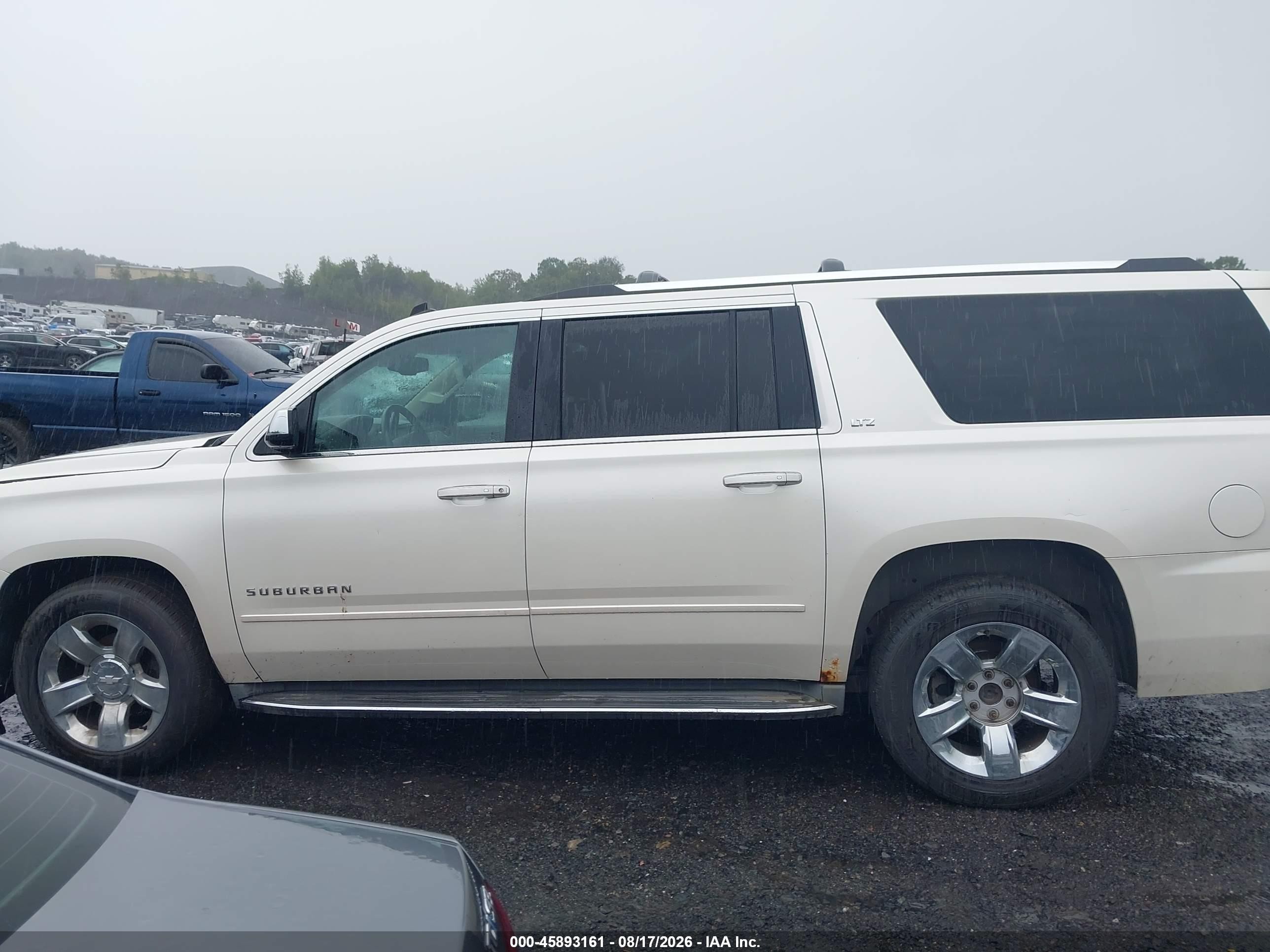 2015 Chevrolet Suburban Ltz Beige vin: 1GNSKKKC0FR247892