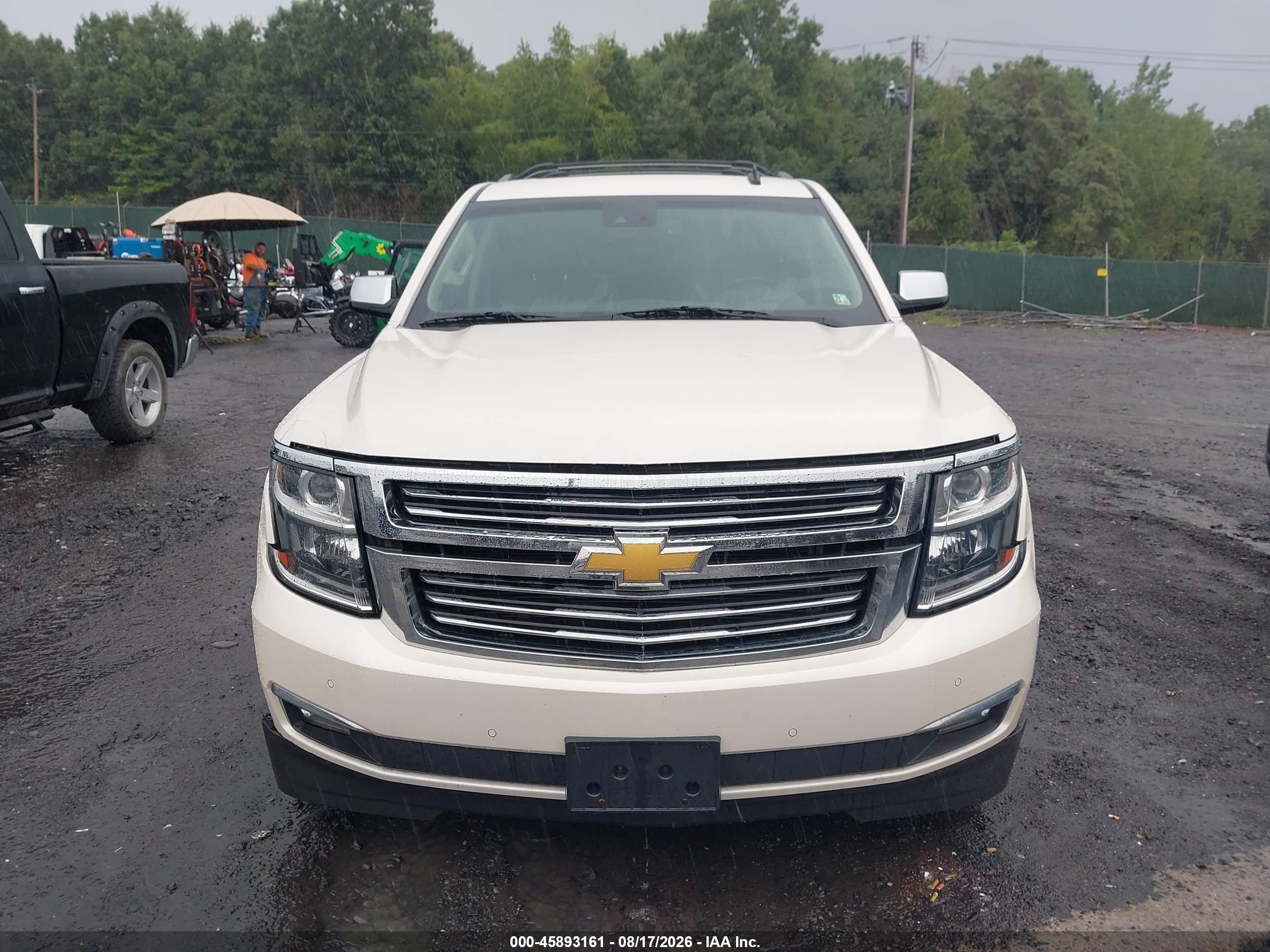 2015 Chevrolet Suburban Ltz Beige vin: 1GNSKKKC0FR247892