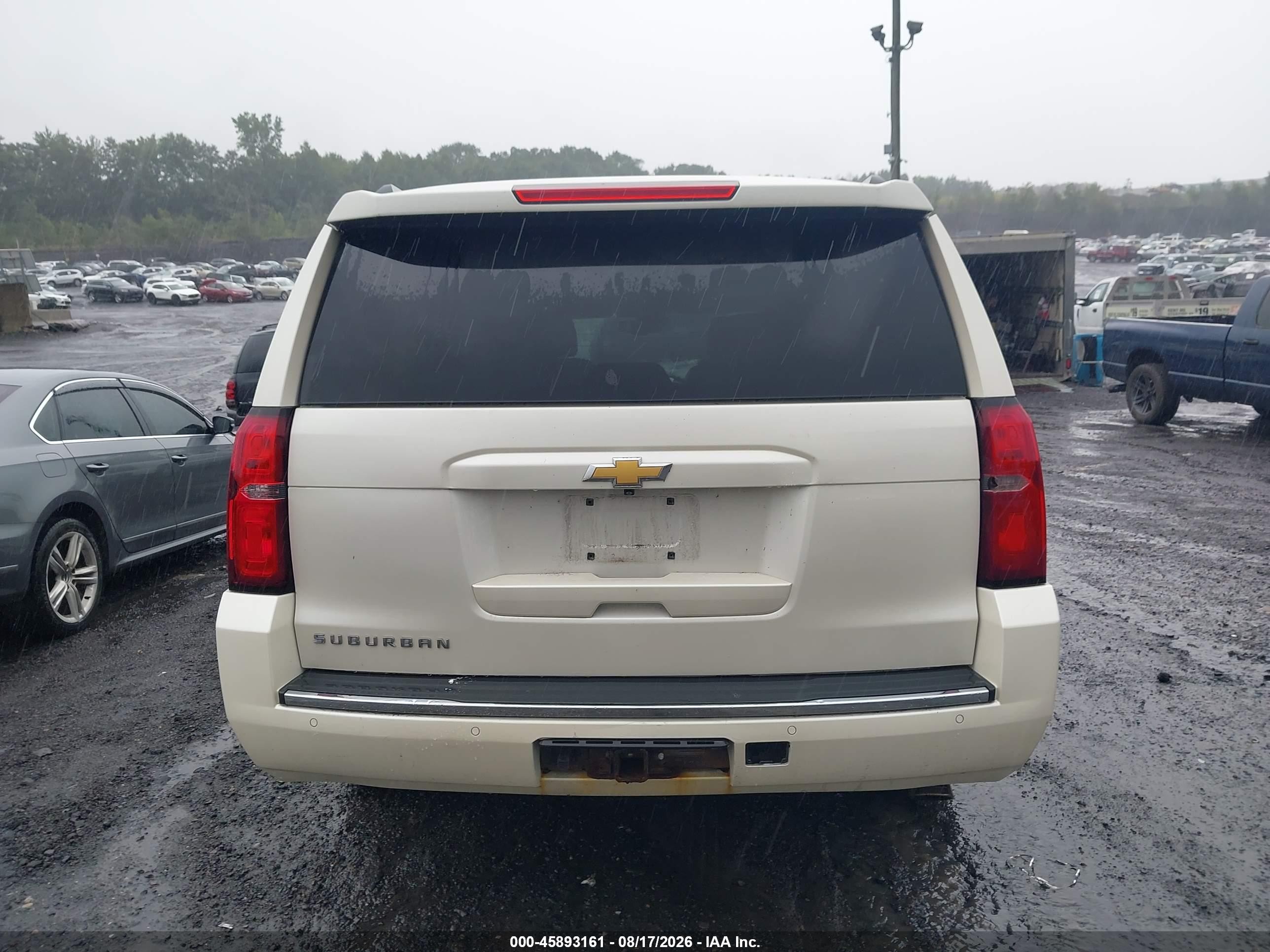 2015 Chevrolet Suburban Ltz Beige vin: 1GNSKKKC0FR247892