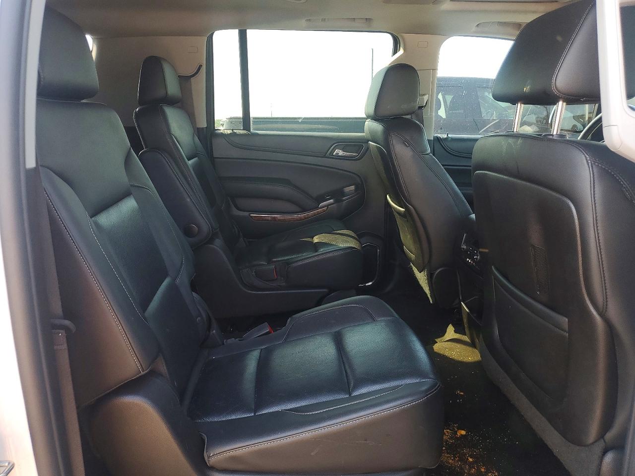 2015 Chevrolet Suburban K1500 Ltz White vin: 1GNSKKKC0FR671654