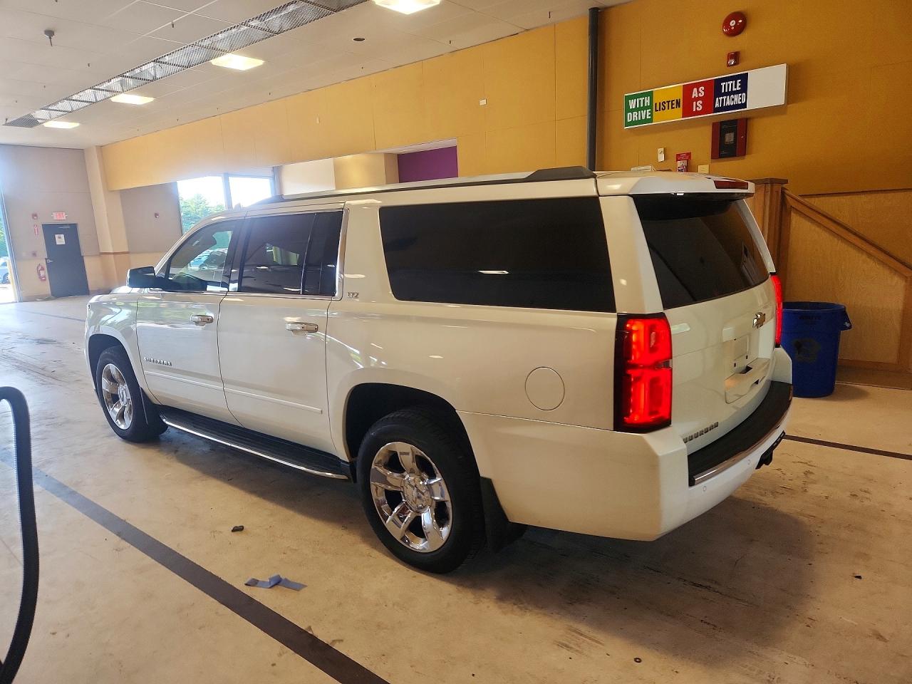 2015 Chevrolet Suburban K1500 Ltz Белый vin: 1GNSKKKC0FR684940