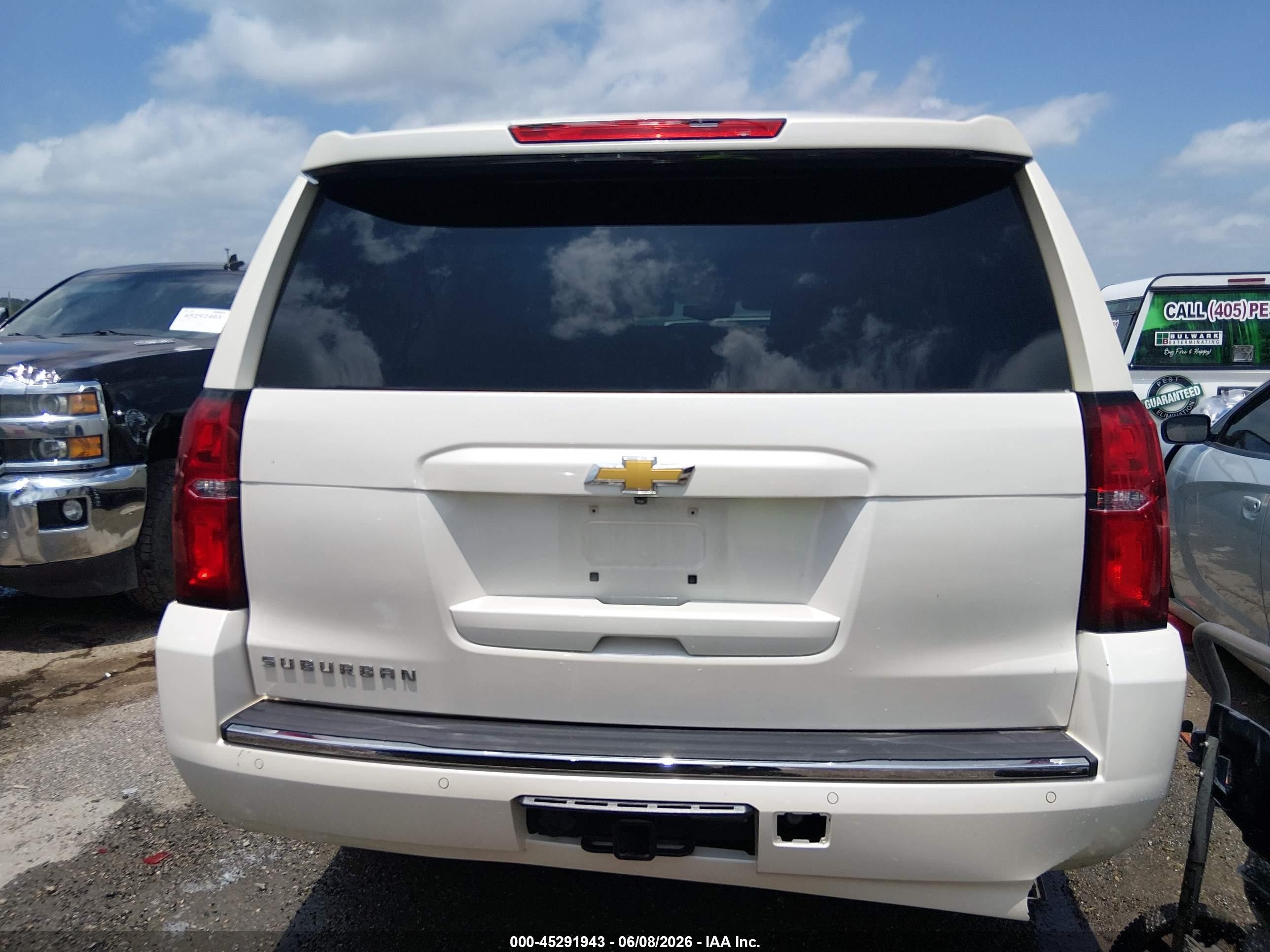 2015 Chevrolet Suburban 1500 Ltz White vin: 1GNSKKKC1FR121735