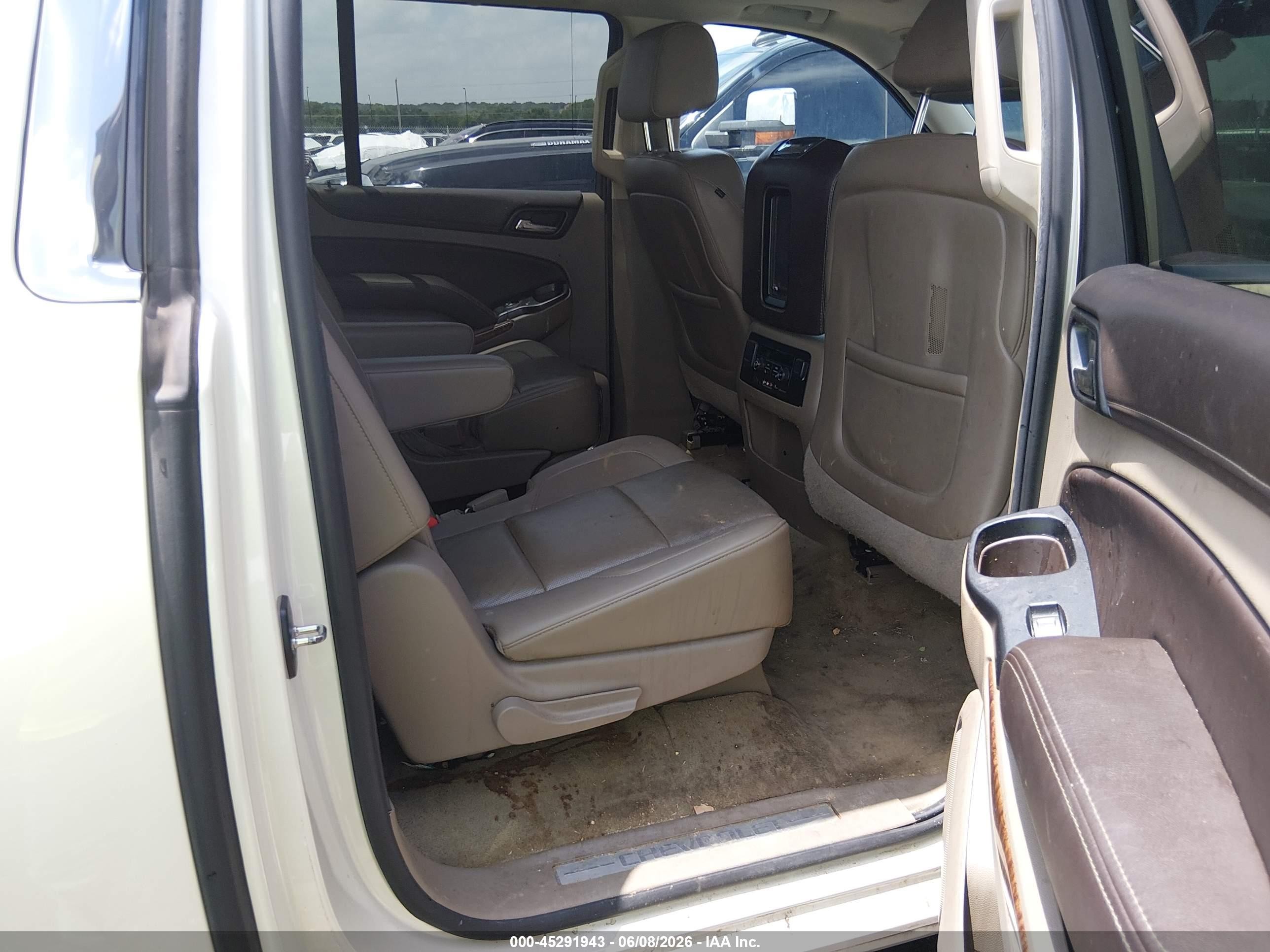2015 Chevrolet Suburban 1500 Ltz White vin: 1GNSKKKC1FR121735
