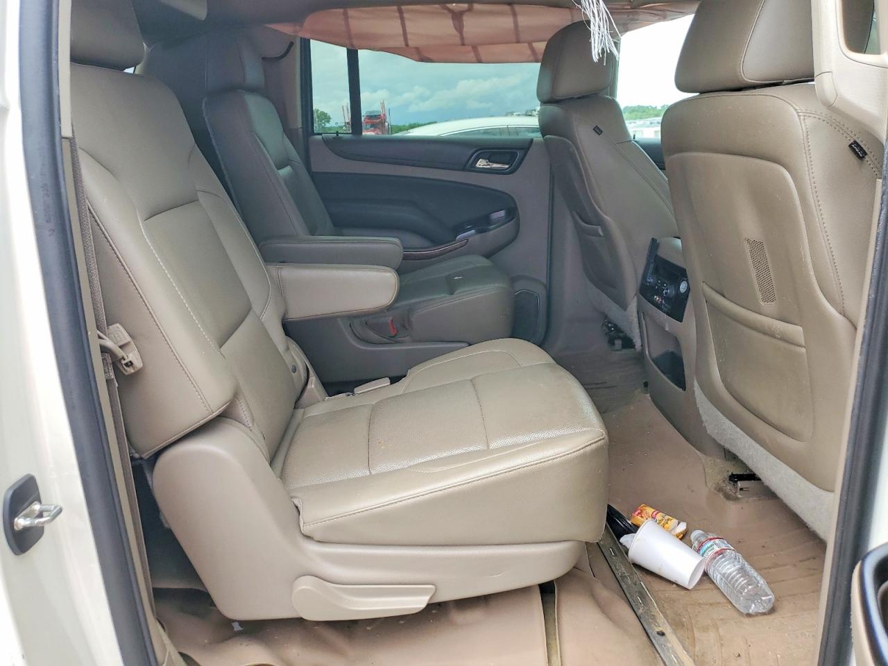 2015 Chevrolet Suburban K1500 Ltz Белый vin: 1GNSKKKC1FR156825