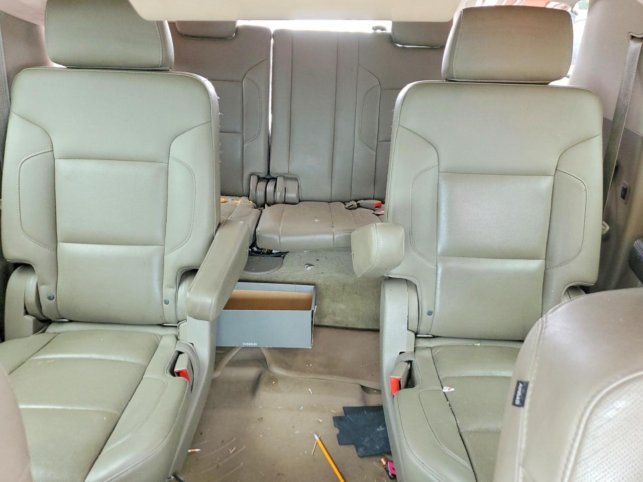 2015 Chevrolet Suburban K1500 Ltz Белый vin: 1GNSKKKC1FR156825