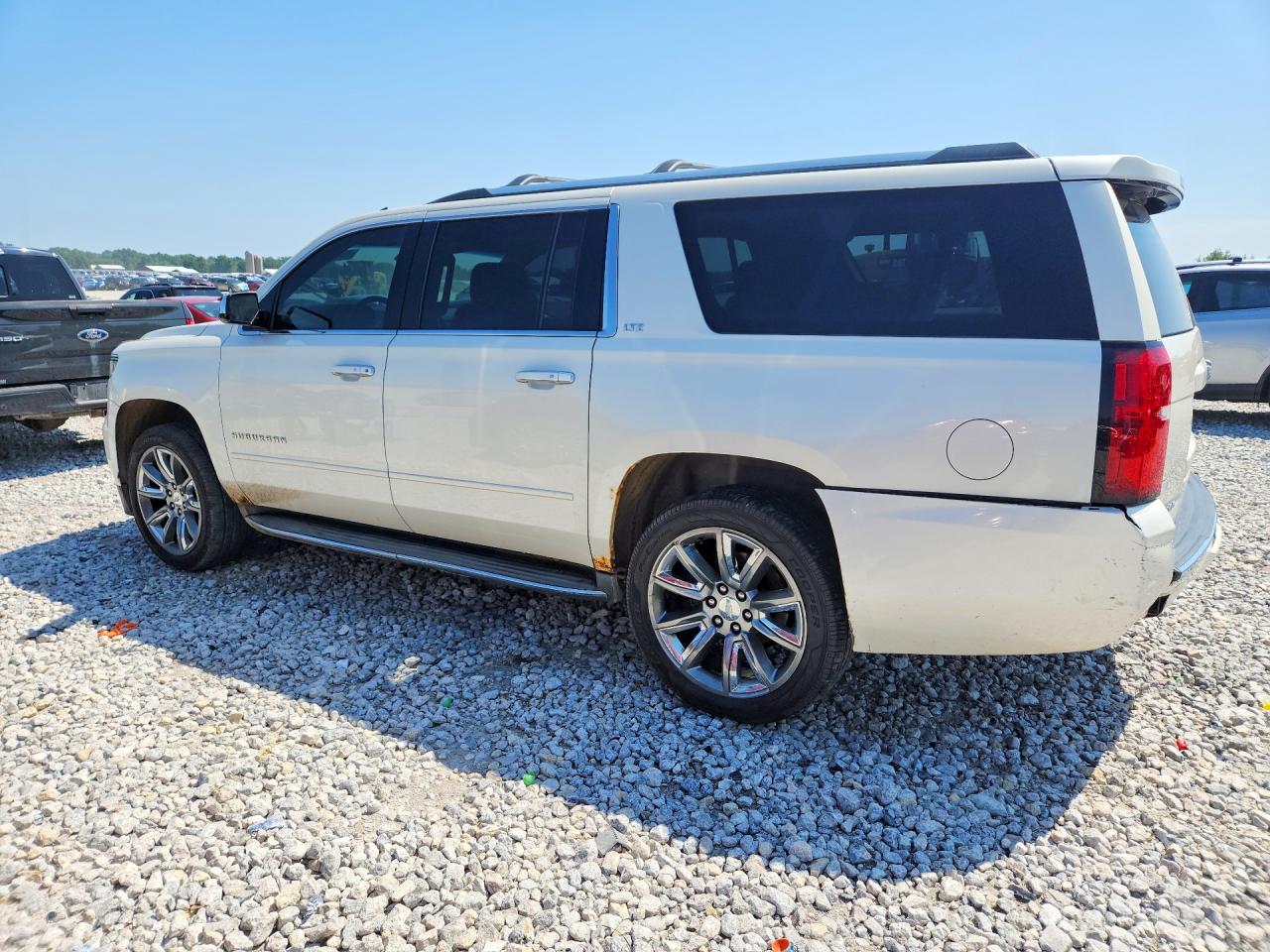 2015 Chevrolet Suburban K1500 Ltz White vin: 1GNSKKKC3FR239463