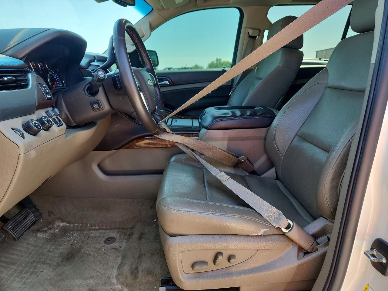 2015 Chevrolet Suburban K1500 Ltz White vin: 1GNSKKKC3FR239463