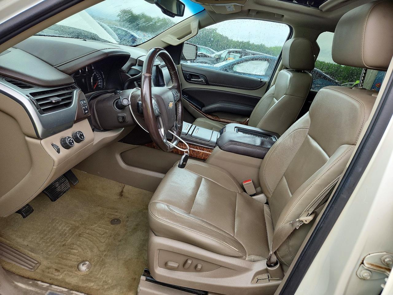 2015 Chevrolet Suburban K1500 Ltz Белый vin: 1GNSKKKC3FR564212