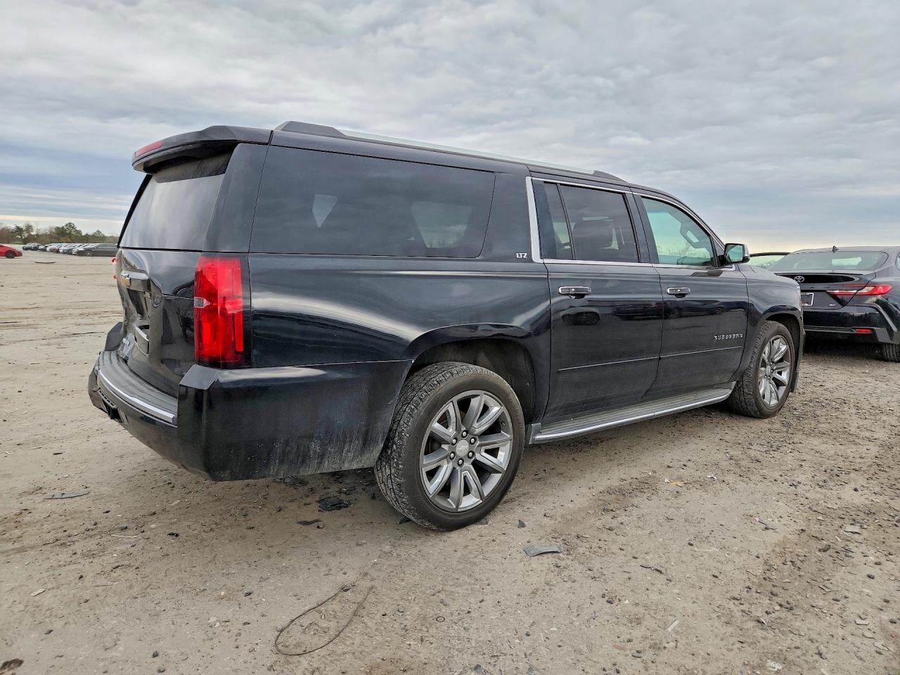 2015 Chevrolet Suburban K1500 Ltz Black vin: 1GNSKKKC3FR676802