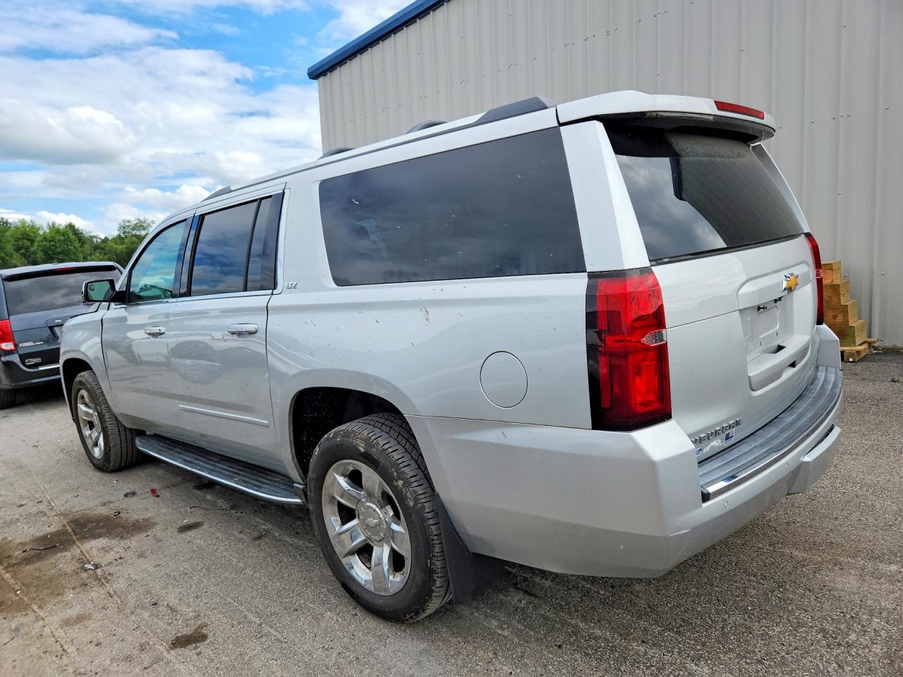 2015 Chevrolet Suburban K1500 Ltz Silver vin: 1GNSKKKC4FR163431