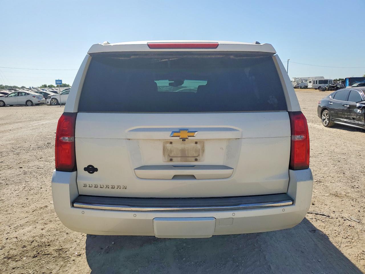 2015 Chevrolet Suburban K1500 Ltz Бежевый vin: 1GNSKKKC4FR246583