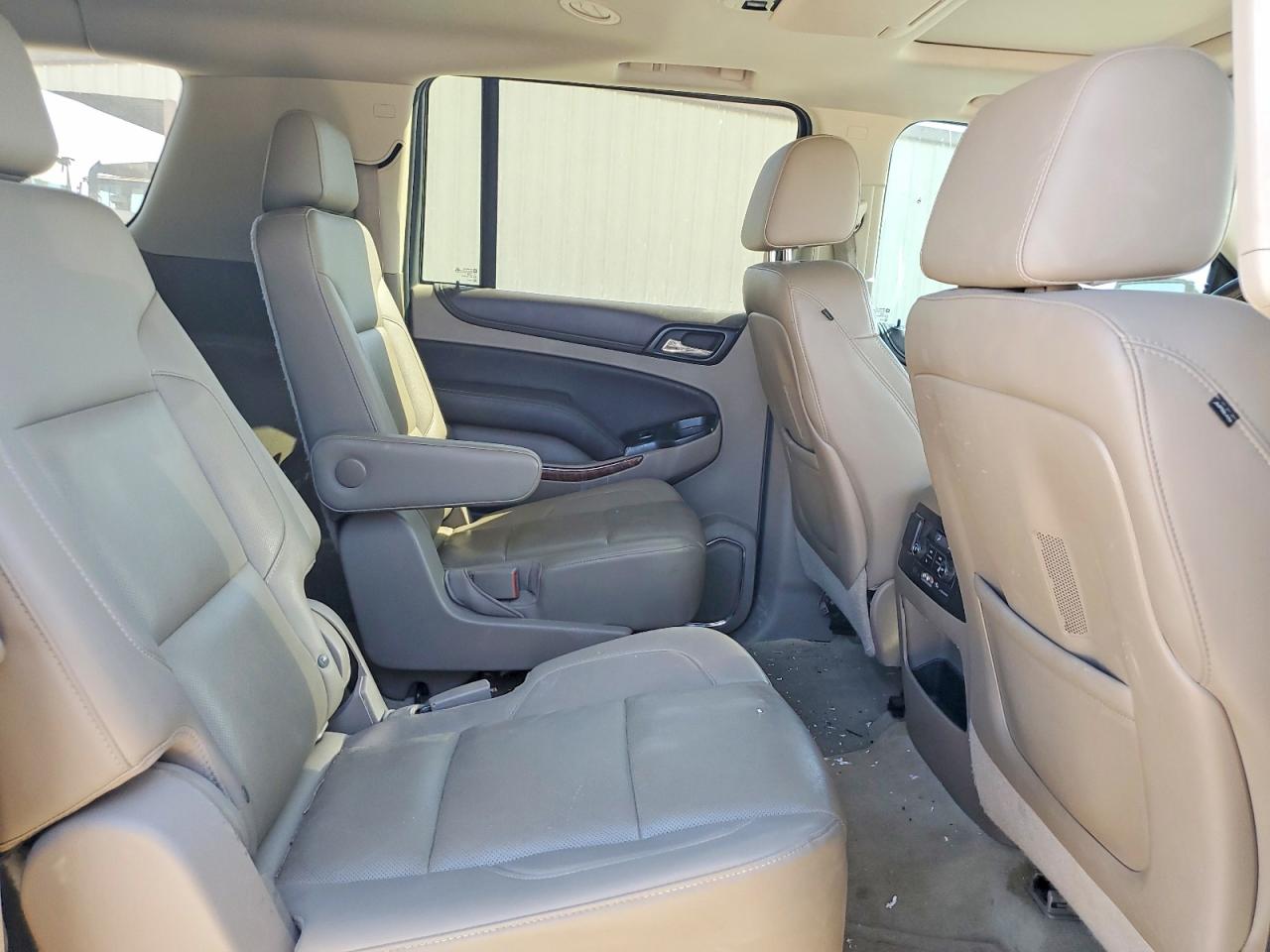 2015 Chevrolet Suburban K1500 Ltz Бежевый vin: 1GNSKKKC4FR246583