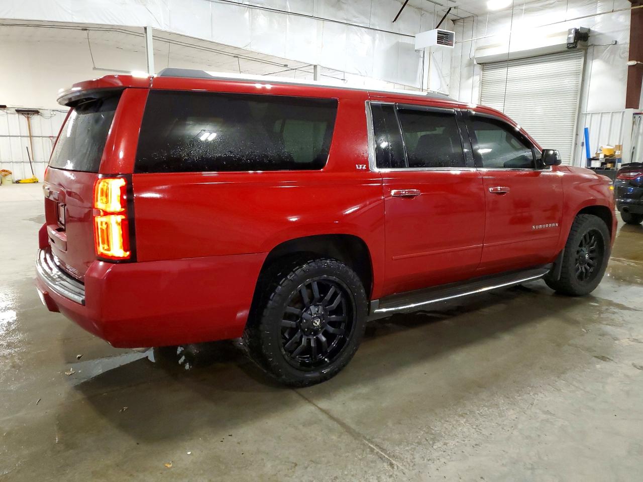 2015 Chevrolet Suburban K1500 Ltz Red vin: 1GNSKKKC4FR537049