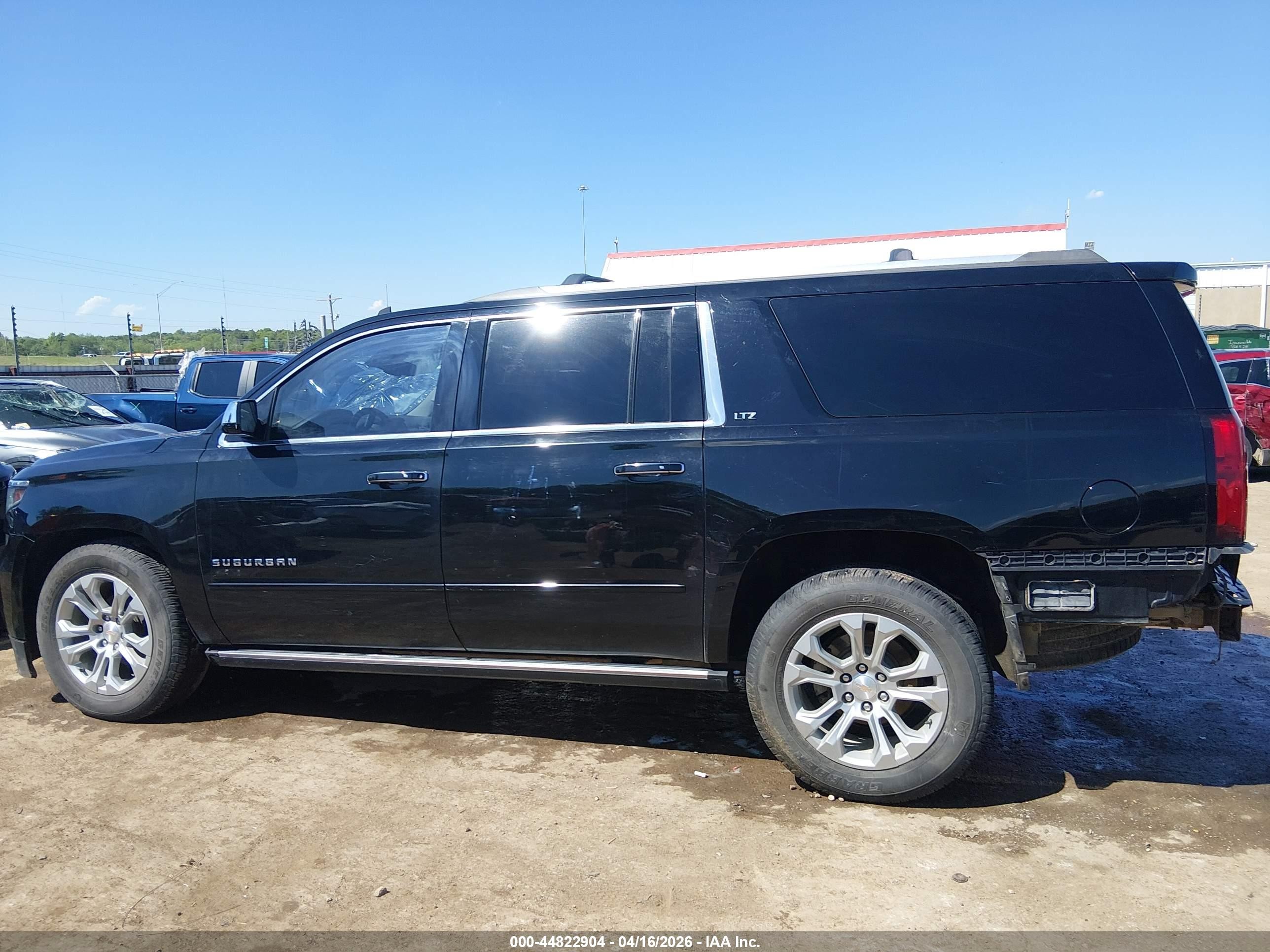 2015 Chevrolet Suburban 1500 Ltz Черный vin: 1GNSKKKC5FR240517