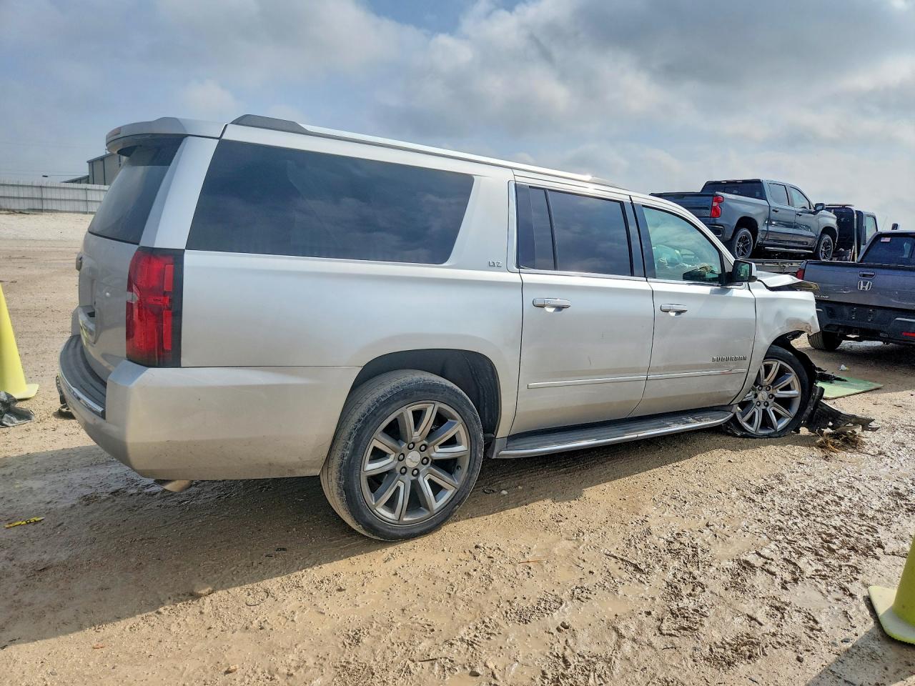 2015 Chevrolet Suburban K1500 Ltz Silver vin: 1GNSKKKC6FR280072